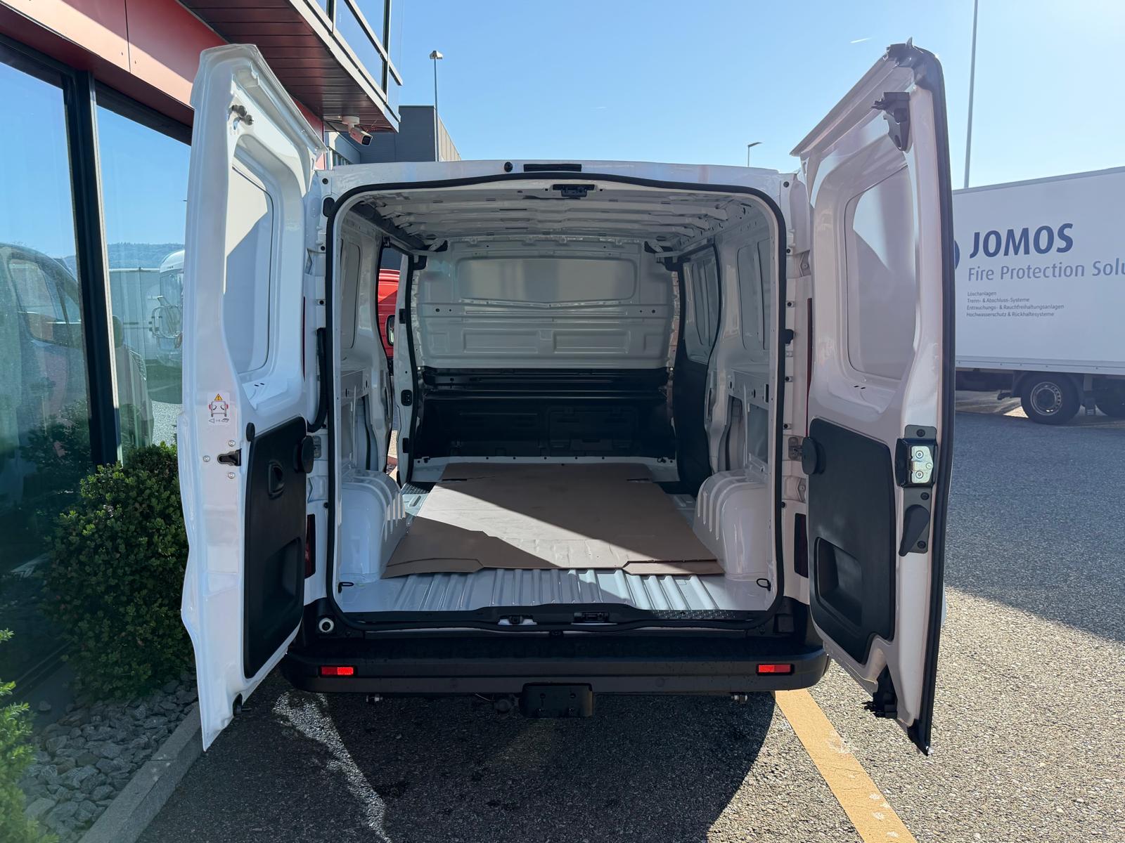 RENAULT RENAULT Trucks Trafic Red Edition 150 PS A L2H1 Hecktüren-image-6