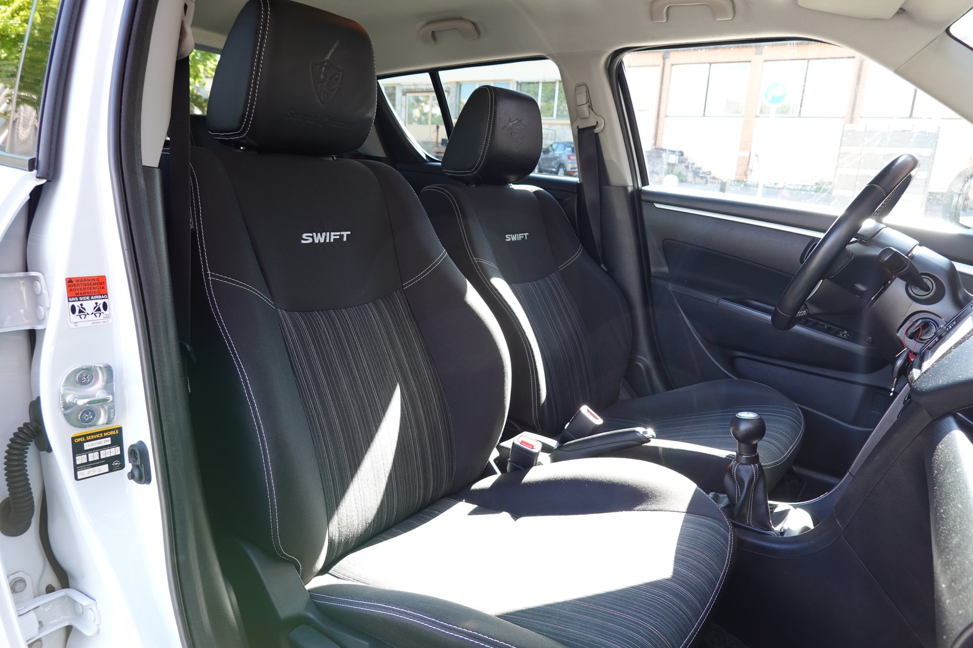 SUZUKI Swift 1.2i 16V Sergio Cellano * Véhiculé CH * 1er Main * Etat comme neuf * Navigation * Sièges Chauffantes *-image-20