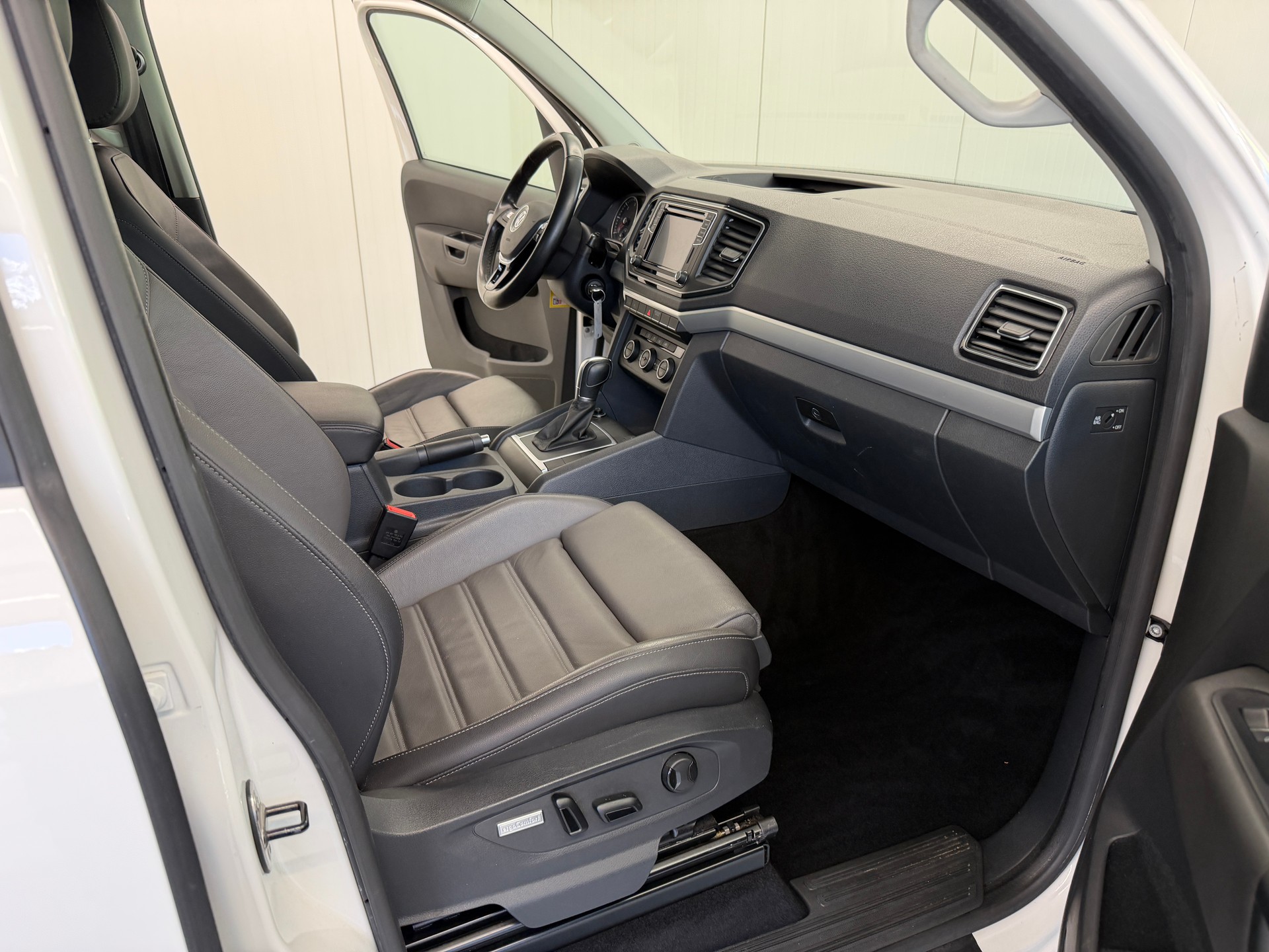 VW Amarok 3.0TDI Liberty 4Motion Automatic-image-16