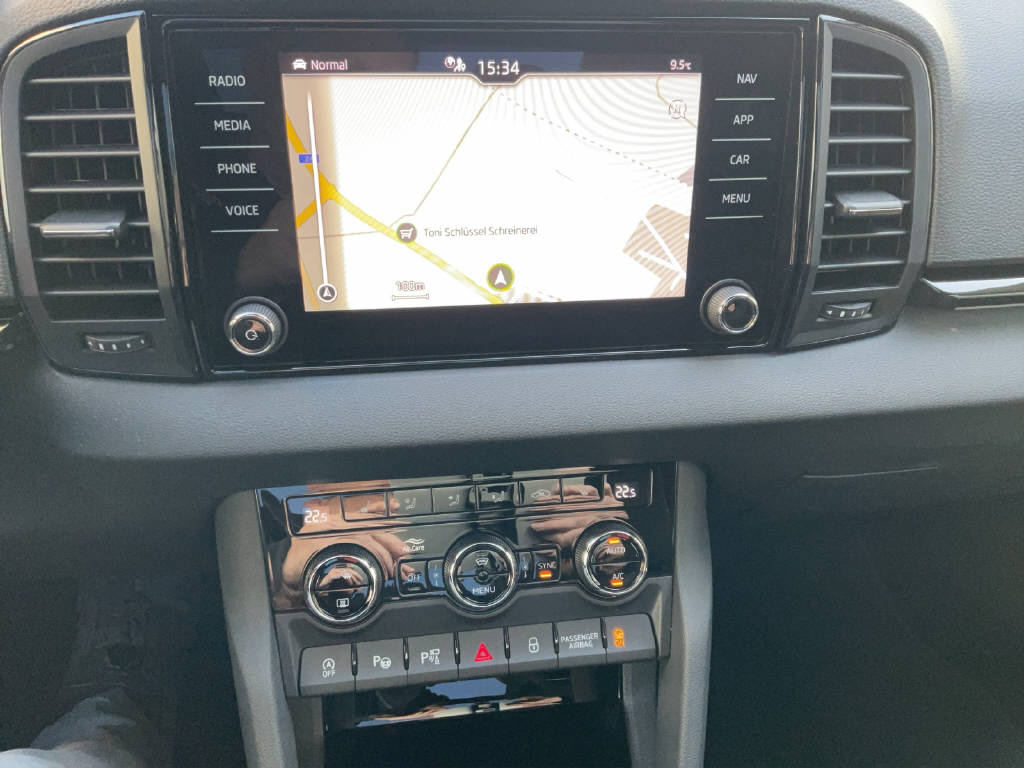 SKODA Karoq 2.0 TSI SportLine 4x4 DSG-image-11