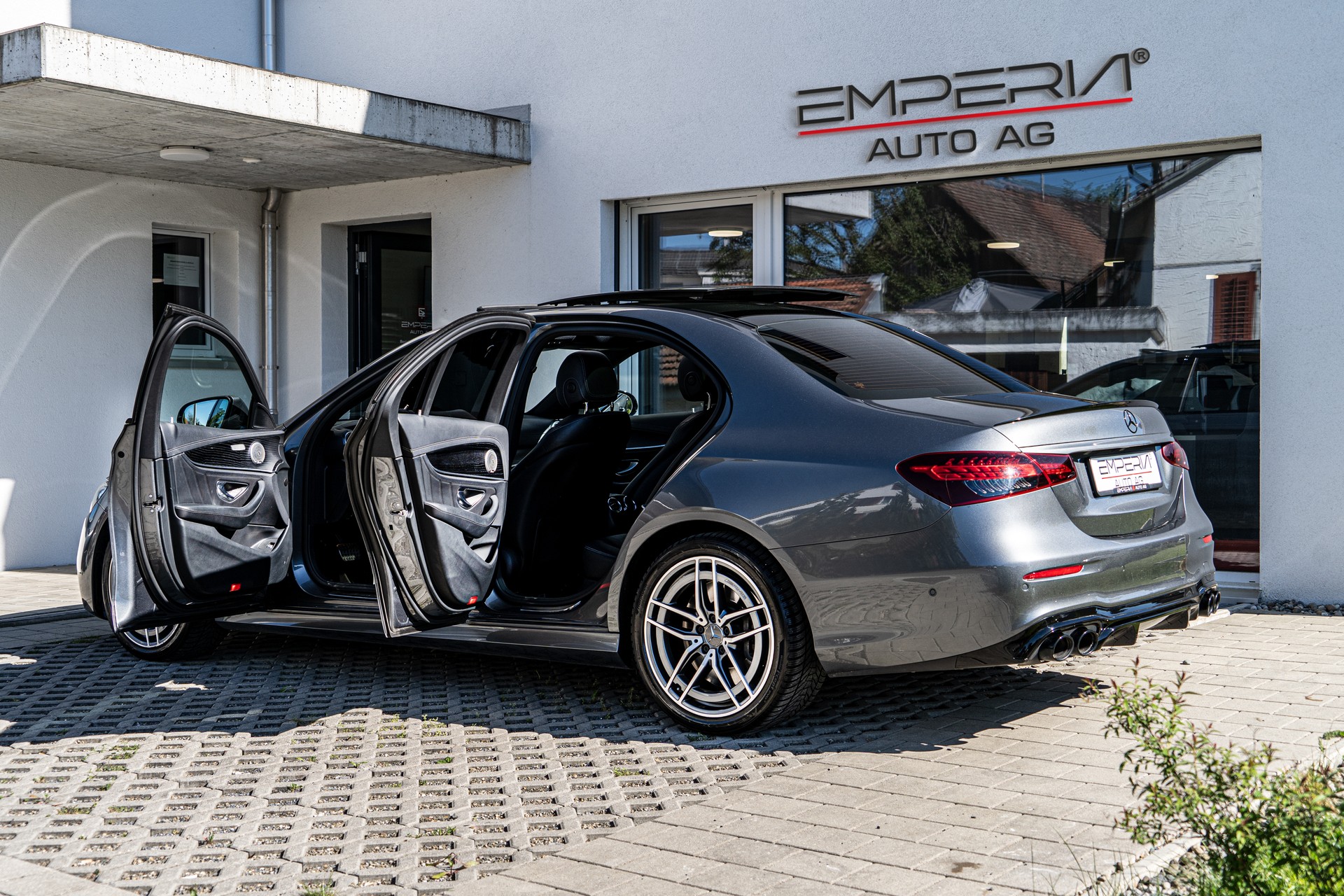 MERCEDES-BENZ AMG E 53 4Matic+ Speedshift 9G-TCT-showroom-element-2