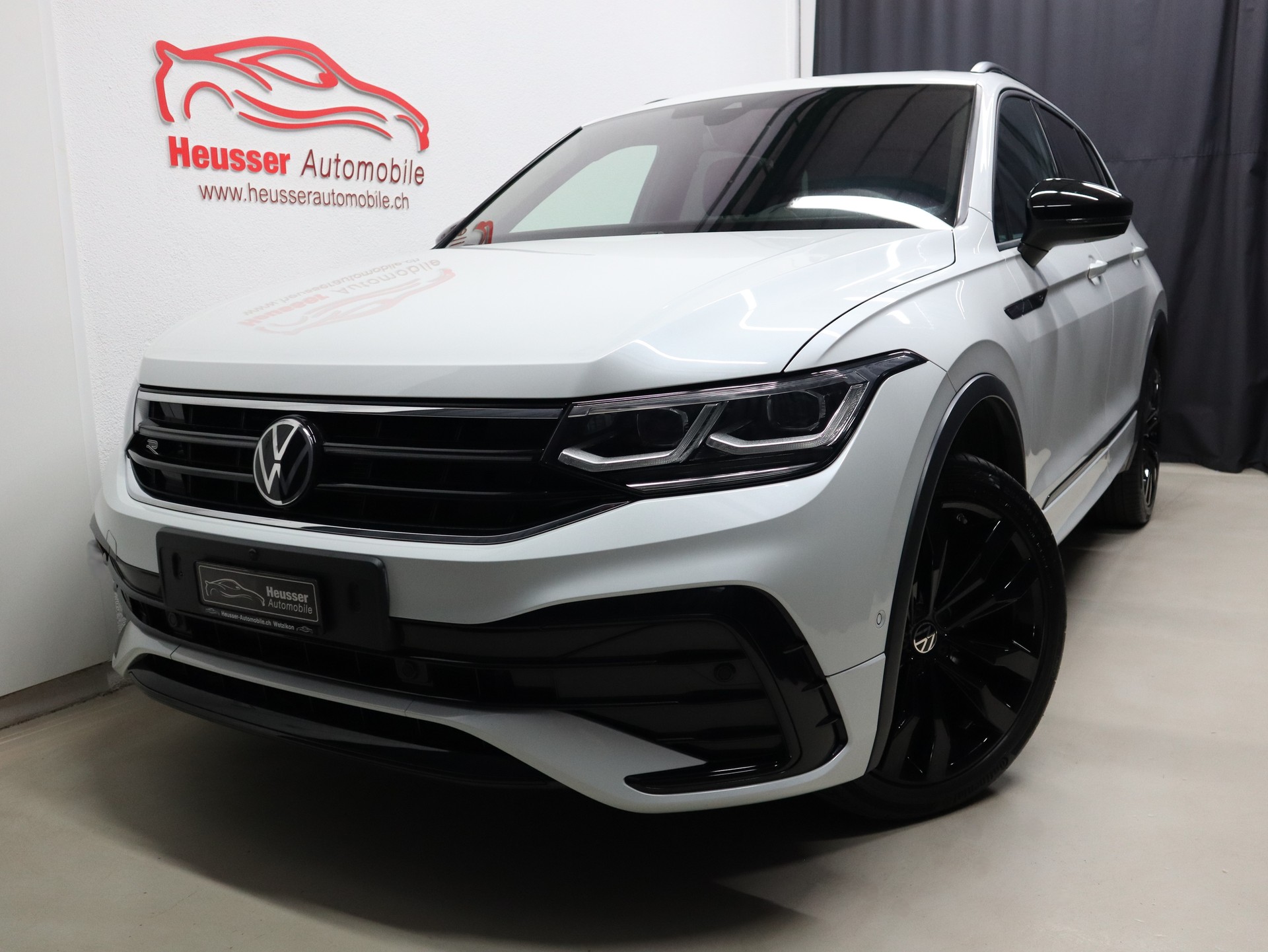 VW Tiguan Allspace 2.0 TSI 4Motion DSG - R-Line - Black Style - Panorama - Leder - Head-Up - Standheizung - 360° Kamera - 245 PS
