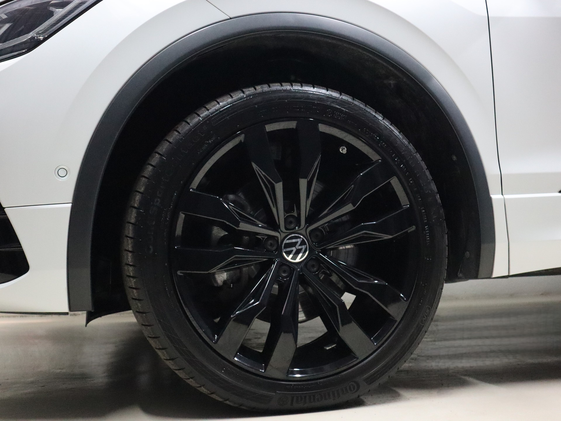 VW Tiguan Allspace 2.0 TSI 4Motion DSG - R-Line - Black Style - Panorama - Leder - Head-Up - Standheizung - 360° Kamera - 245 PS-image-7