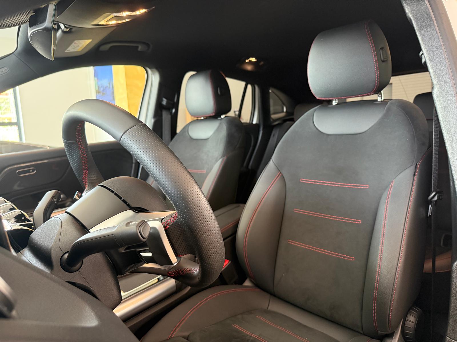 MERCEDES-BENZ GLA 200d AMG Line 8G-DCT-image-11
