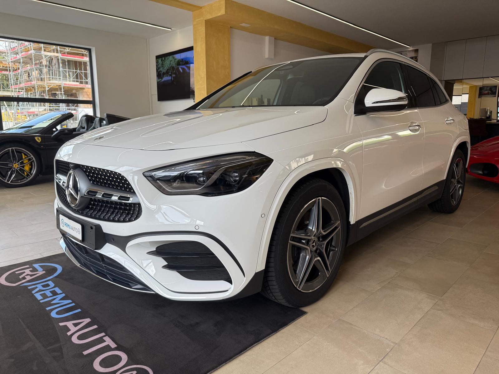 MERCEDES-BENZ GLA 200d AMG Line 8G-DCT-image-7