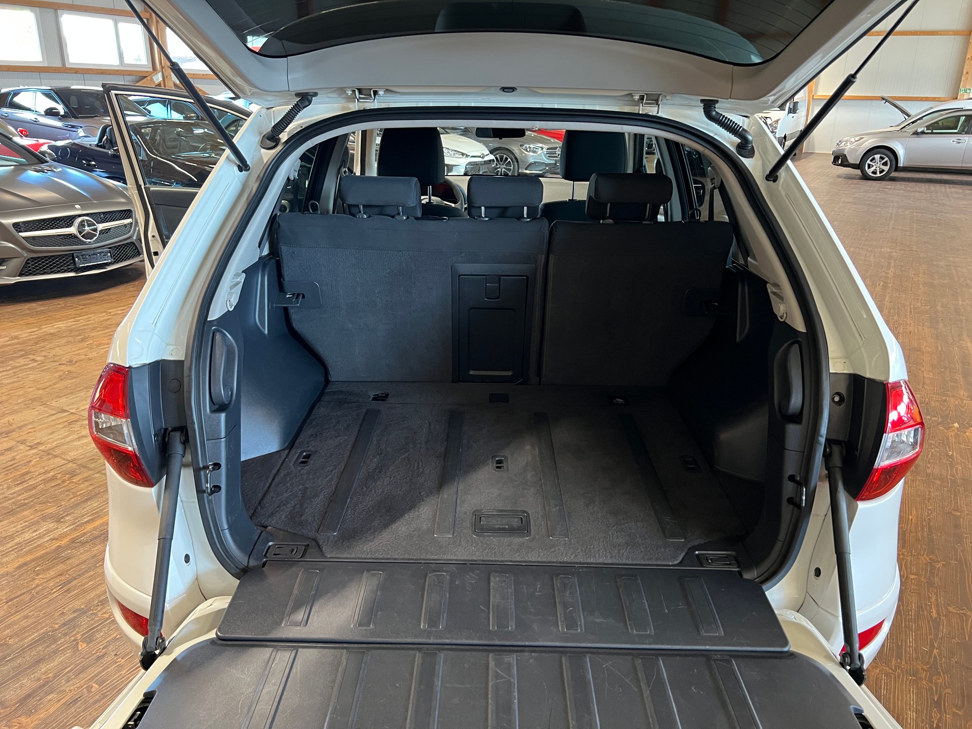 RENAULT Koleos 2.5 Expression 4x4-image-14