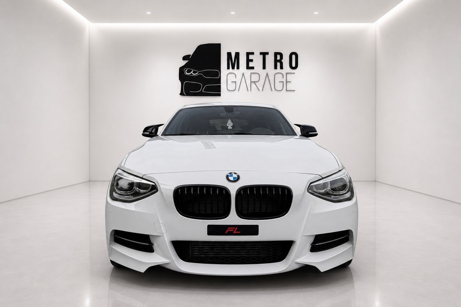BMW M135i xDrive Steptronic-image-7