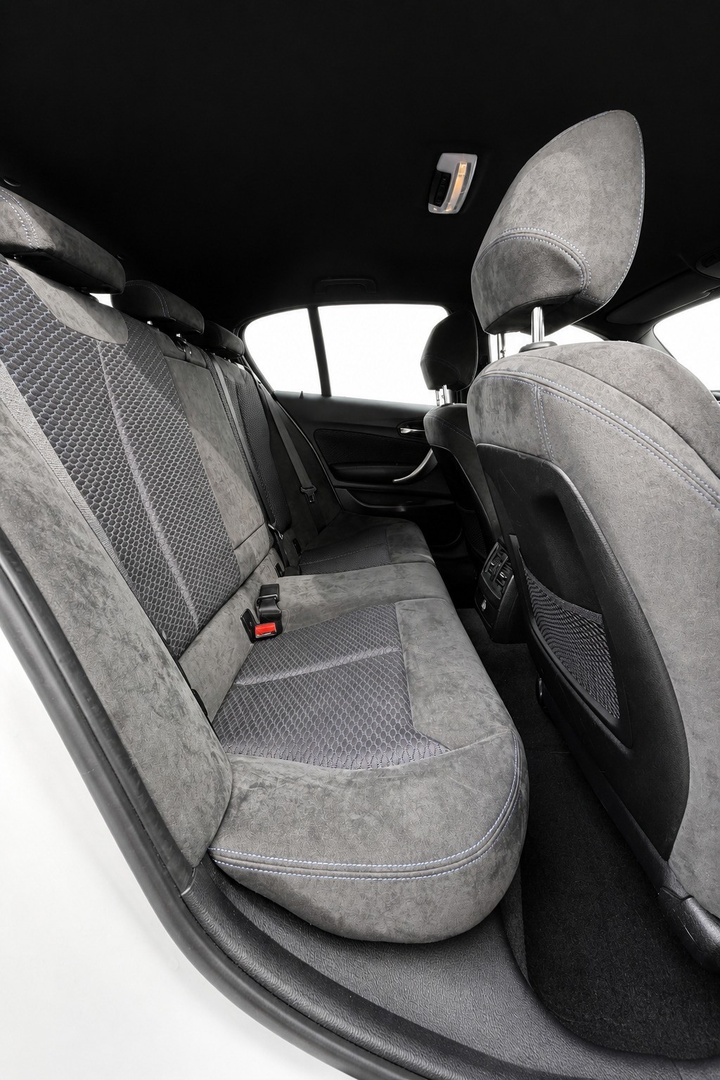 BMW M135i xDrive Steptronic-image-15
