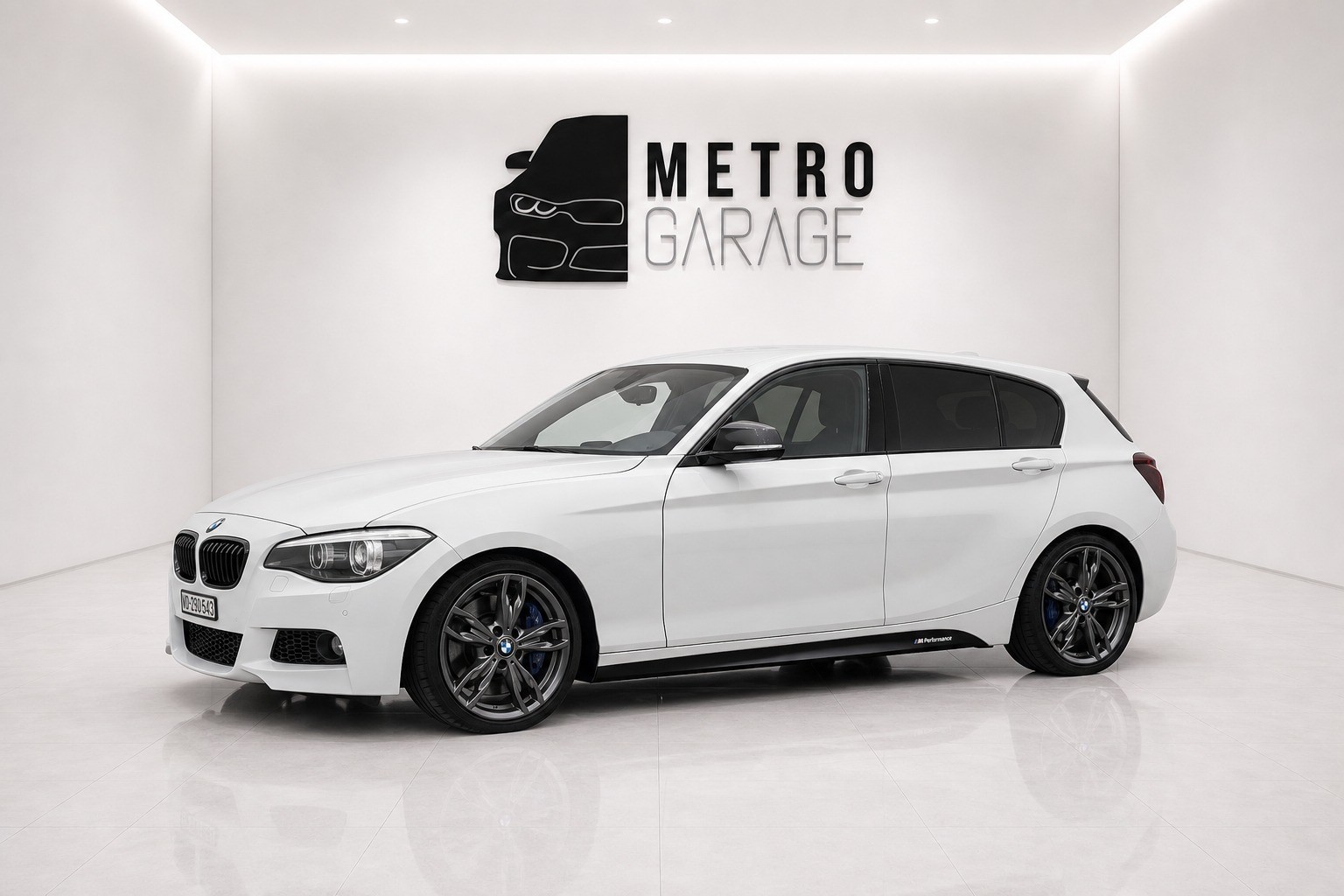 BMW M135i xDrive Steptronic-image-1