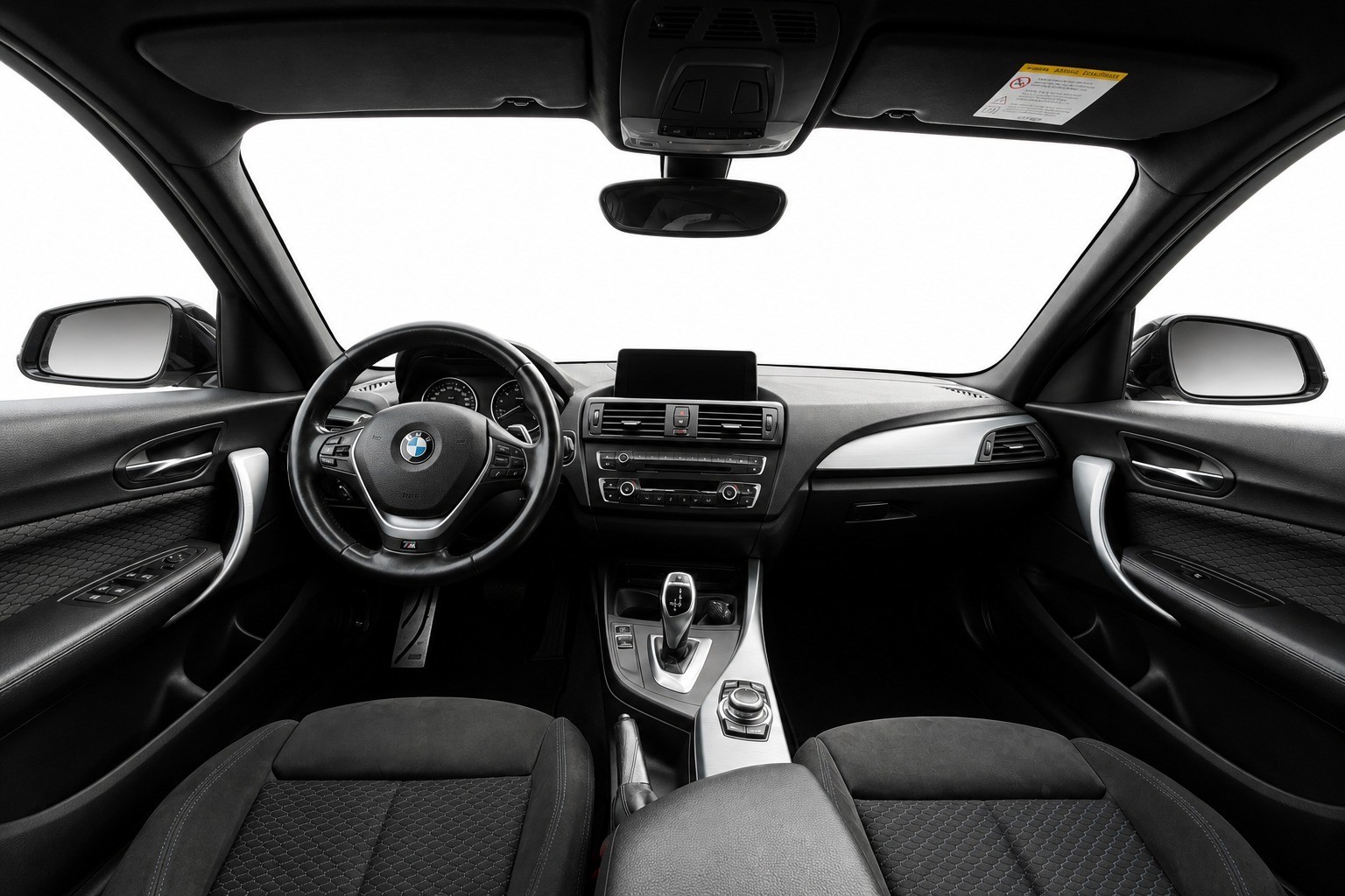 BMW M135i xDrive Steptronic-image-10