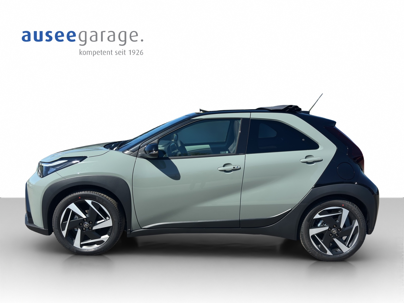 TOYOTA Aygo X 1.5 VVT-i HSD Style-image-1