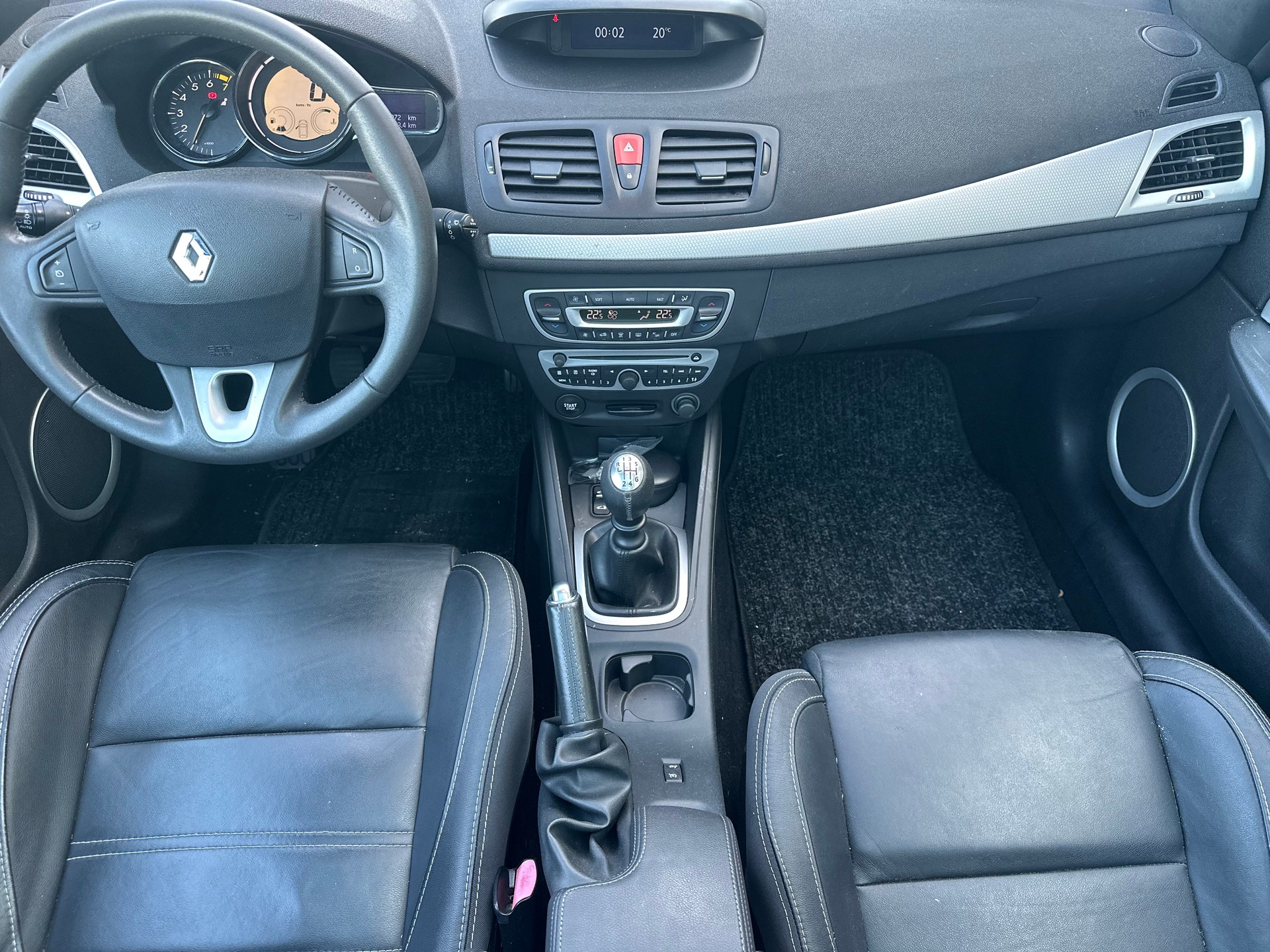 RENAULT Mégane CC 1.4 16V Turbo Dynamique-image-11
