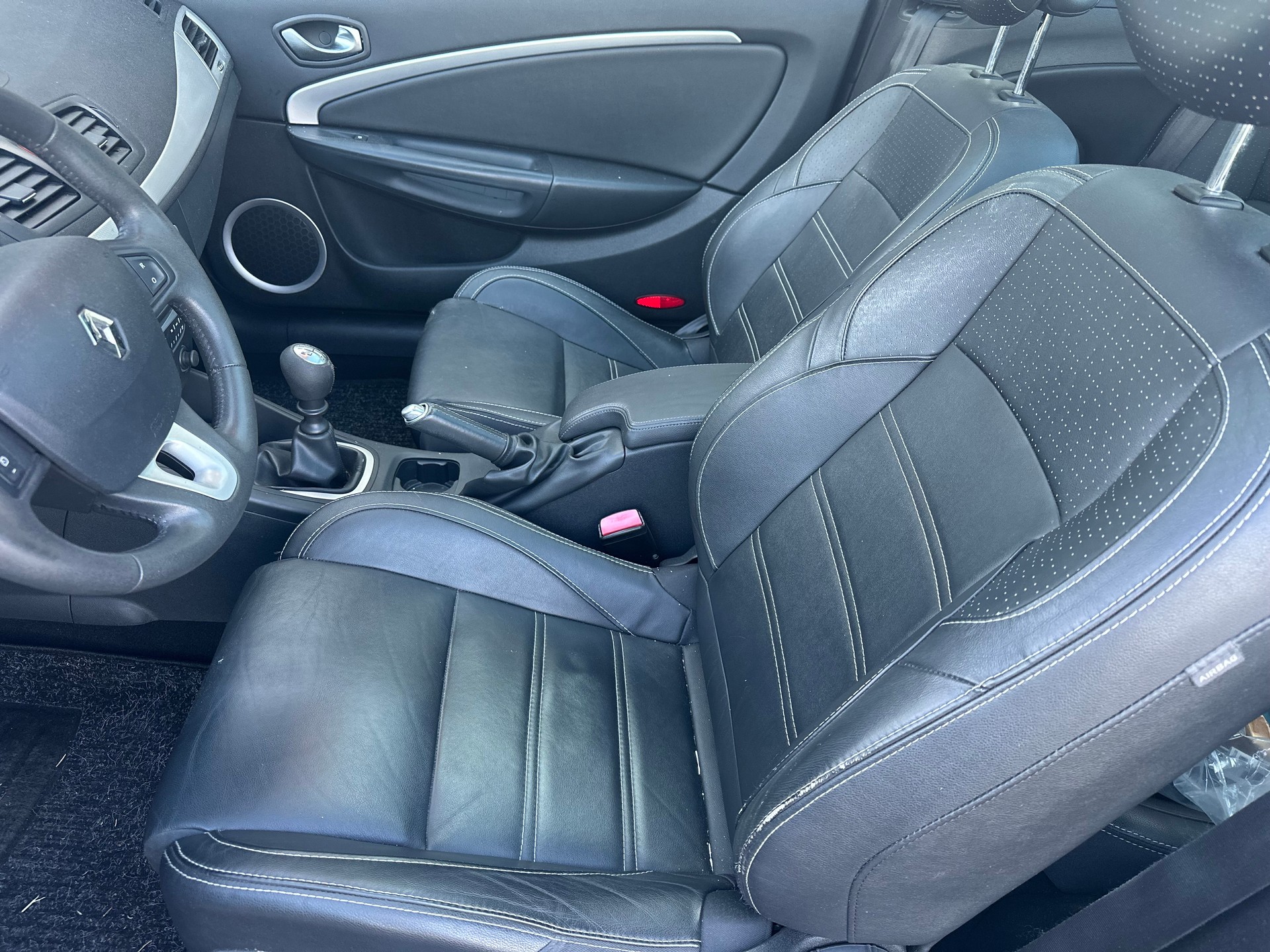 RENAULT Mégane CC 1.4 16V Turbo Dynamique-image-10