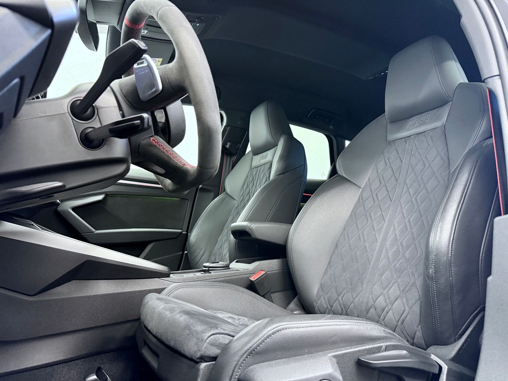 AUDI RS3 Sportback 2.5 TSI quattro S-tronic "Titan Forged"-image-13