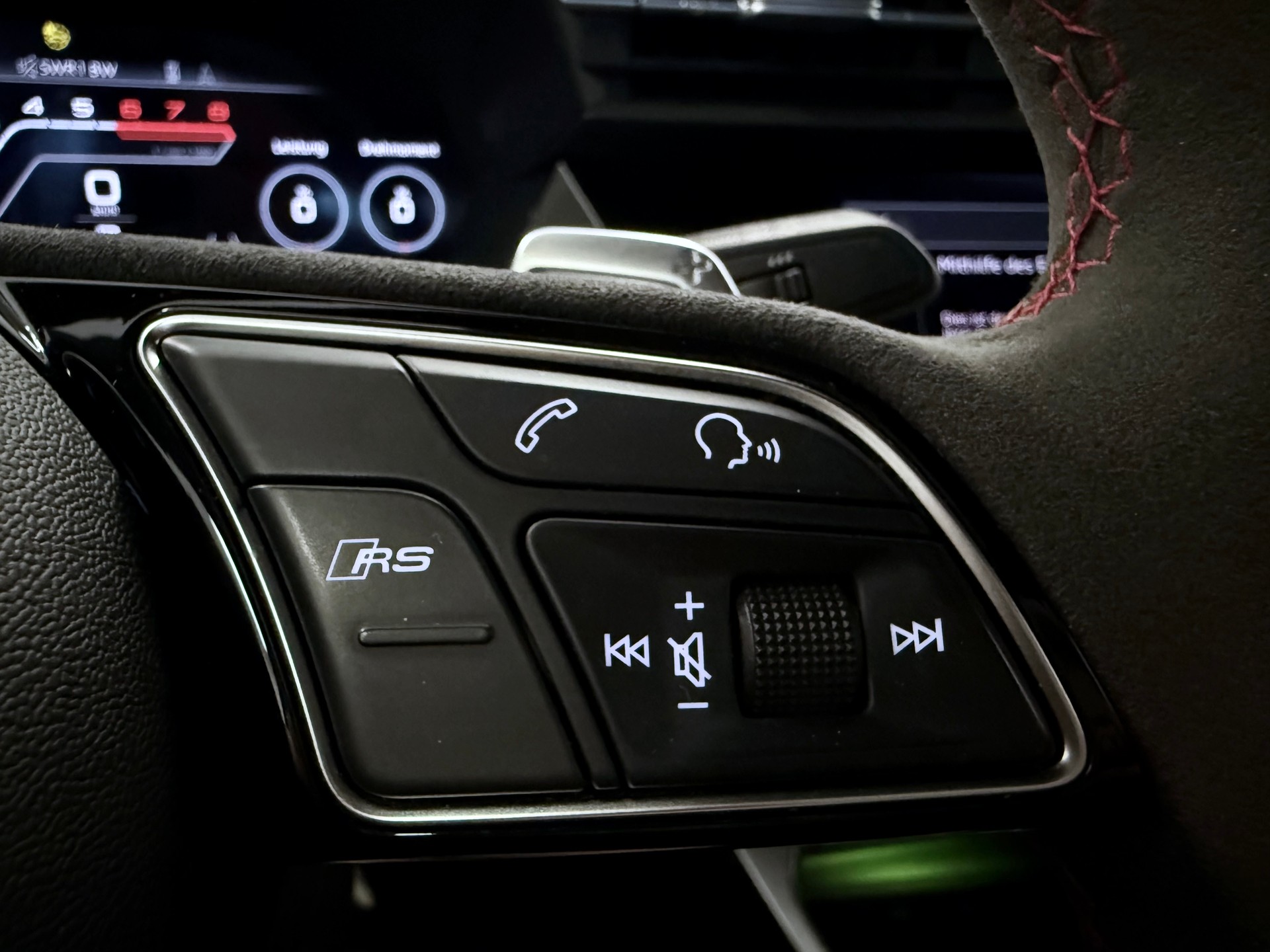 AUDI RS3 Sportback 2.5 TSI quattro S-tronic "Titan Forged"-image-24