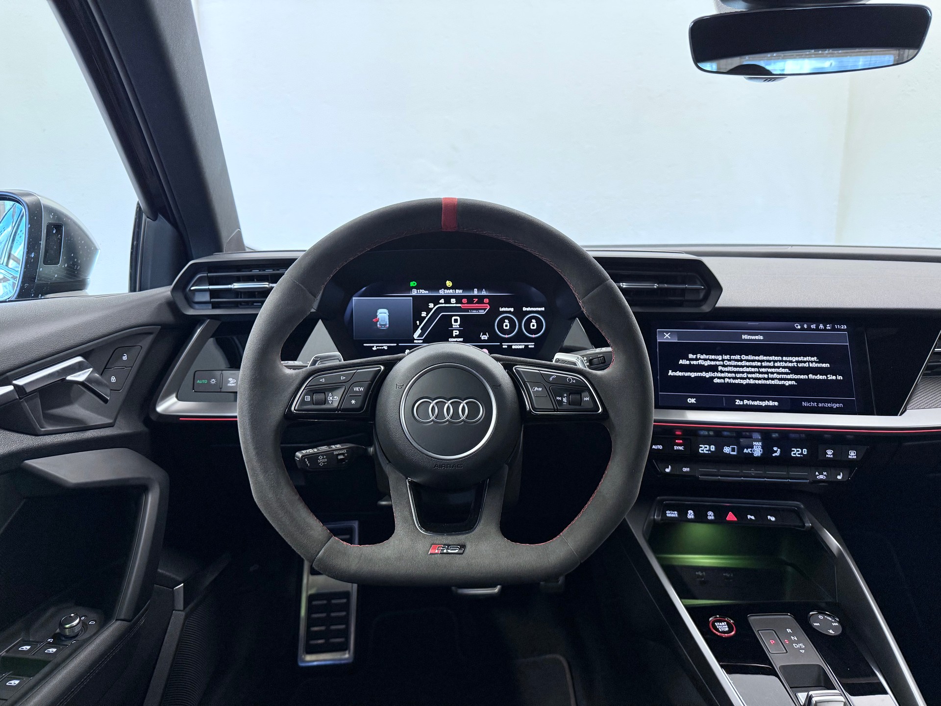 AUDI RS3 Sportback 2.5 TSI quattro S-tronic "Titan Forged"-image-10