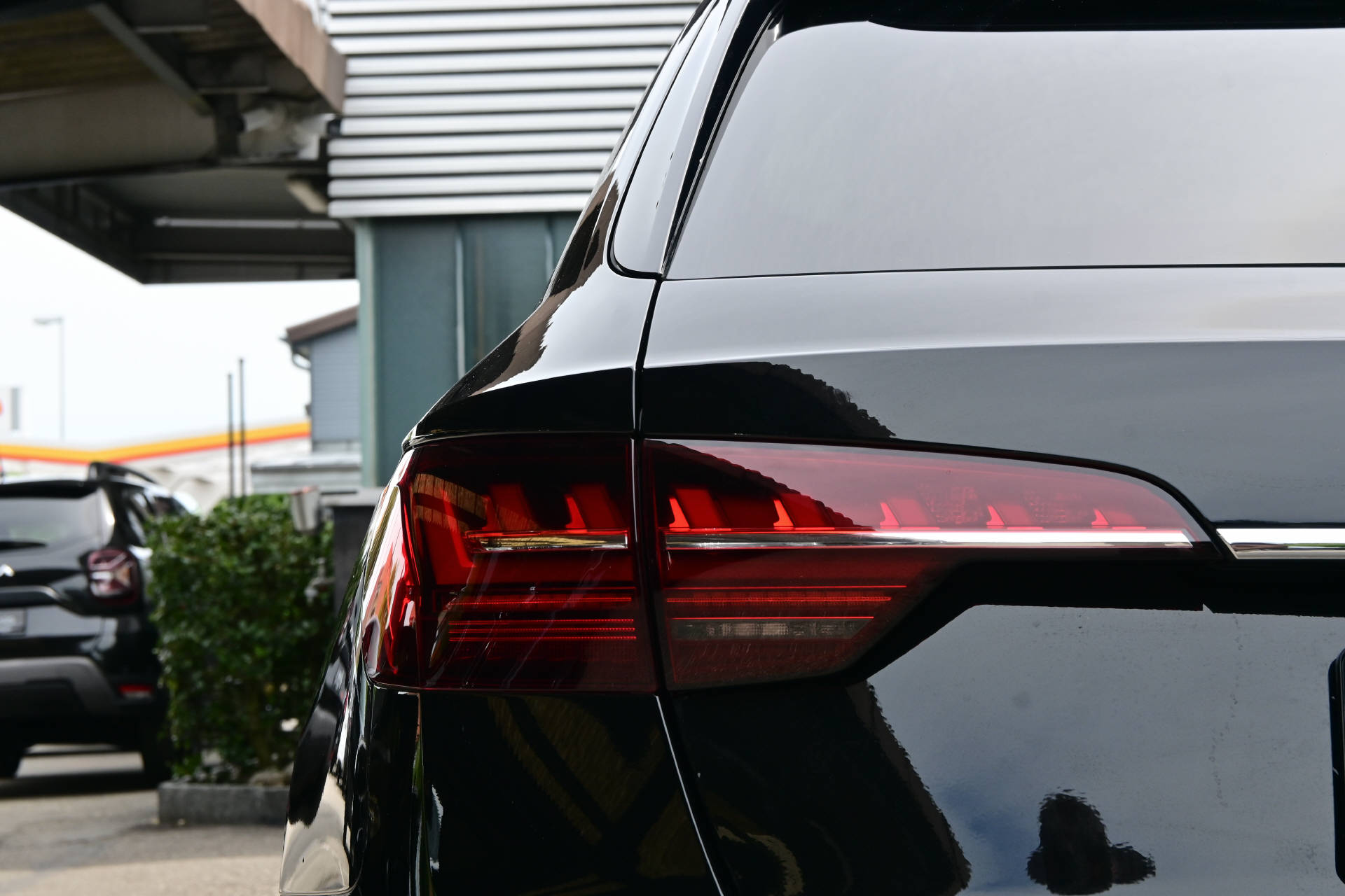 AUDI A4 Avant 2.0 40 TDI Advanced Attraction quattro S-Tronic-image-7