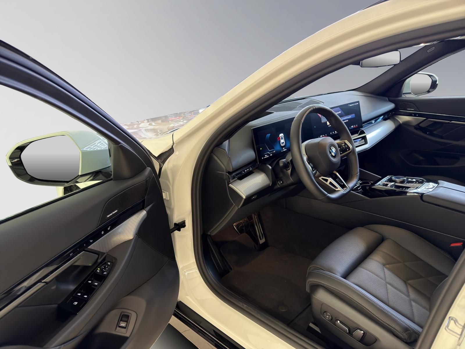 BMW 520d xDrive Touring M-SportPaket-image-9