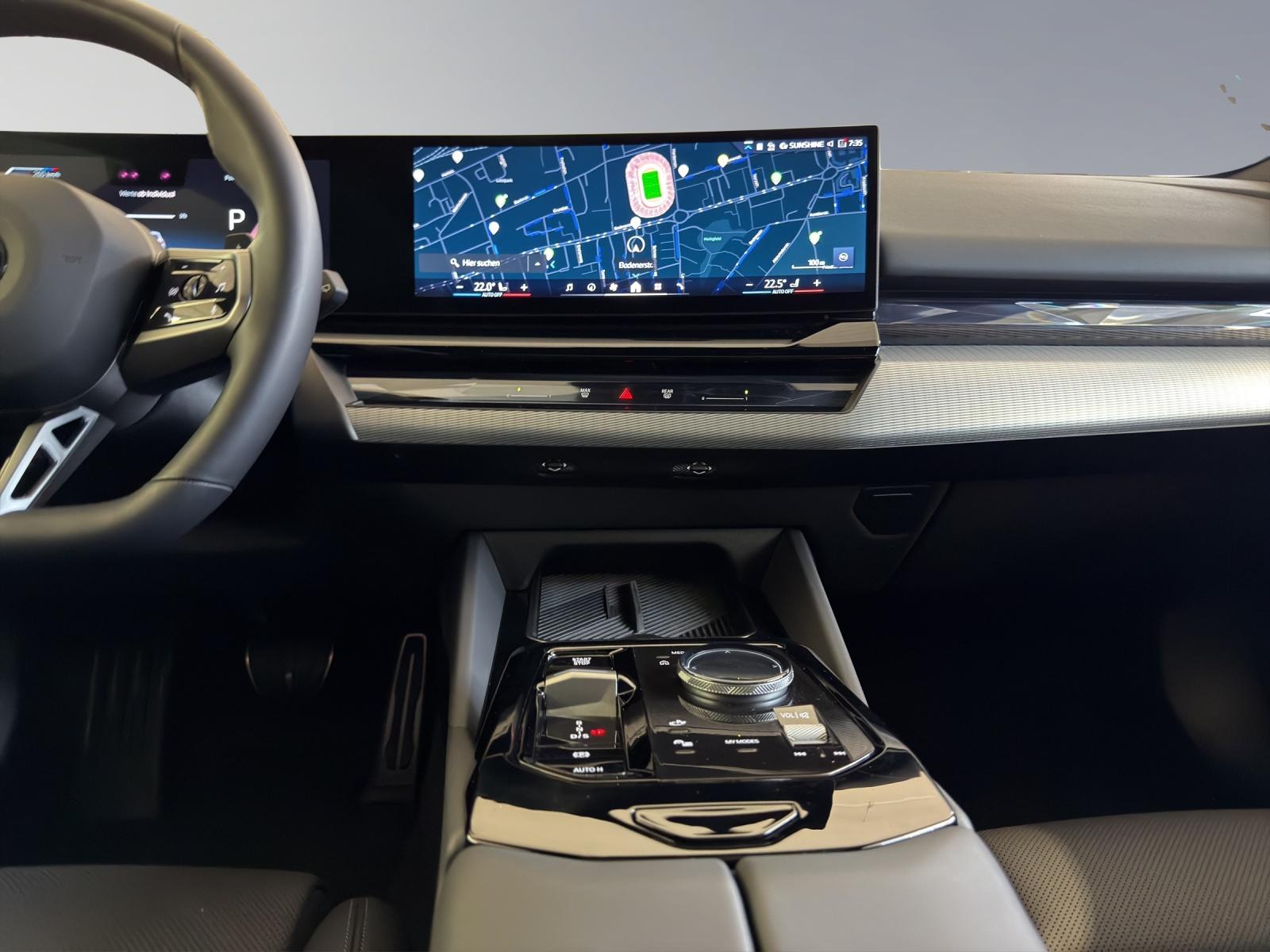 BMW 520d xDrive Touring M-SportPaket-image-14