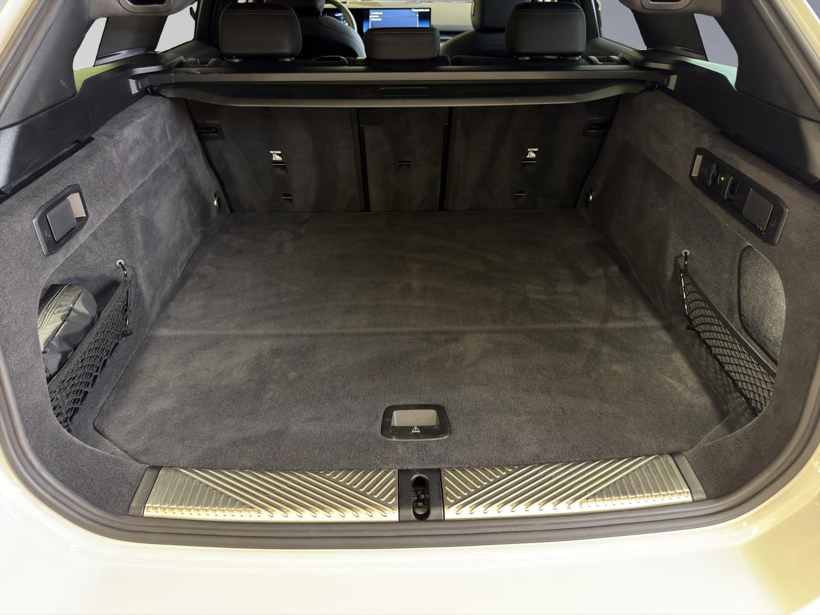 BMW 520d xDrive Touring M-SportPaket-image-18