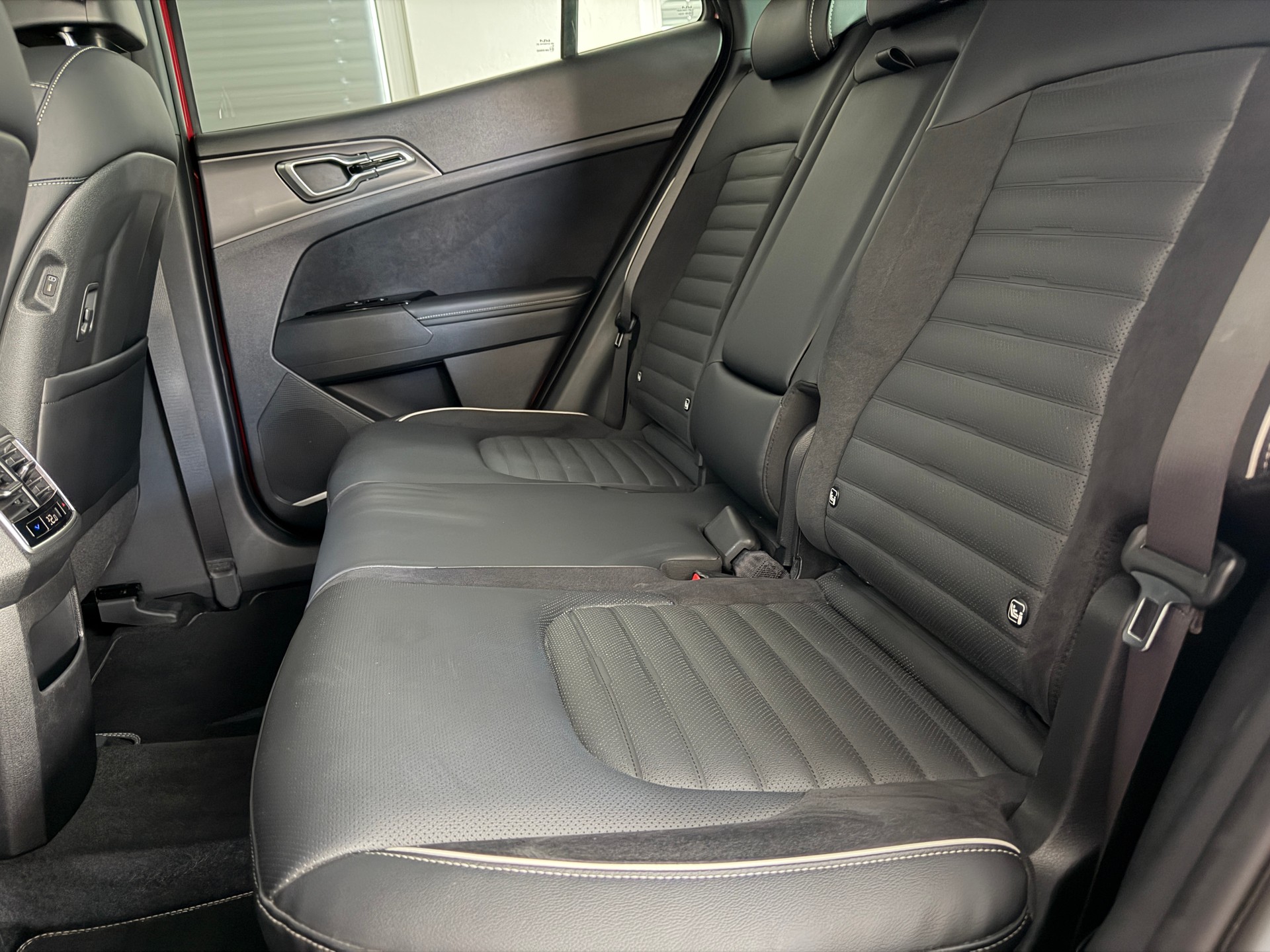 KIA Sportage 1.6T-GDi PHEV GT-Line 4x4 A-image-8