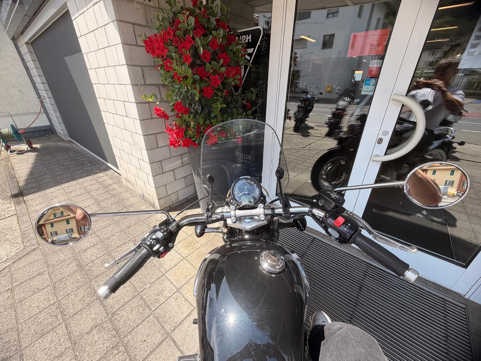 TRIUMPH Bonneville 1200 Speedmaster-image-8