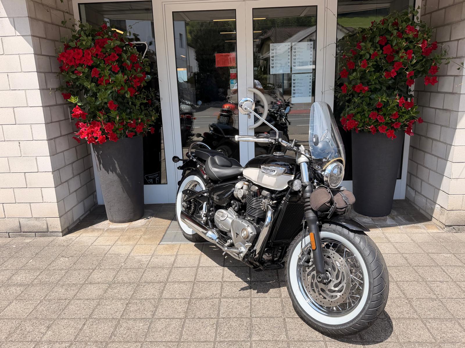 TRIUMPH Bonneville 1200 Speedmaster-showroom-element-2