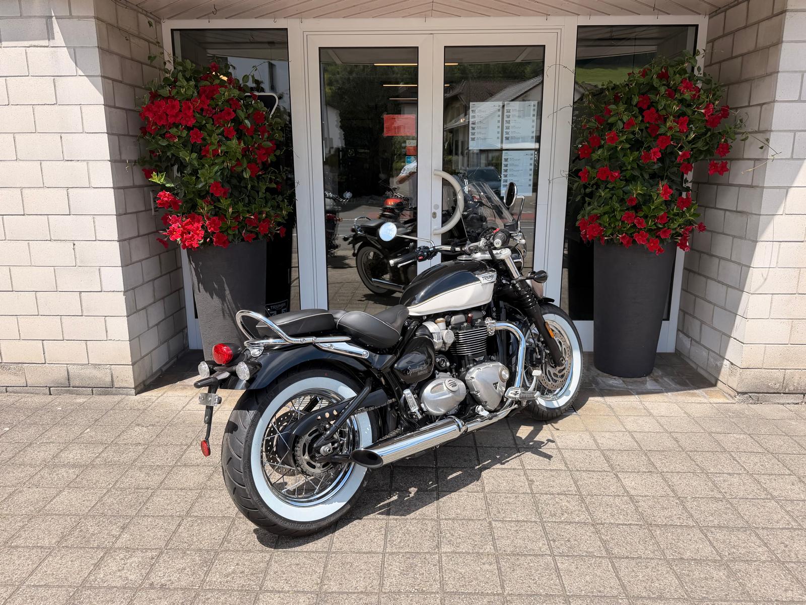 TRIUMPH Bonneville 1200 Speedmaster-showroom-element-3