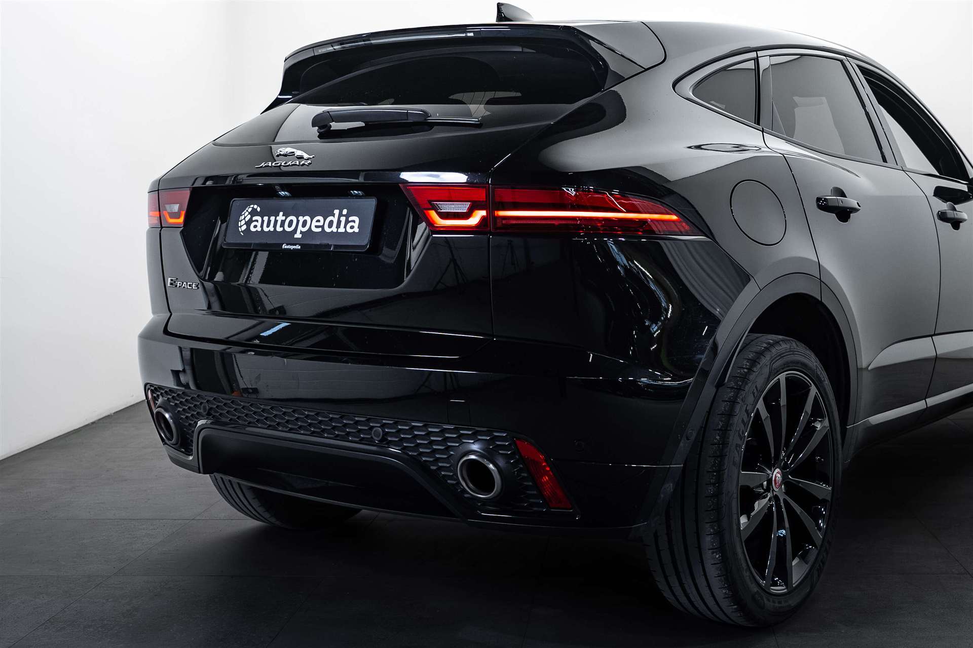JAGUAR E-Pace 2.0 P250 AWD Automatik-showroom-element-3