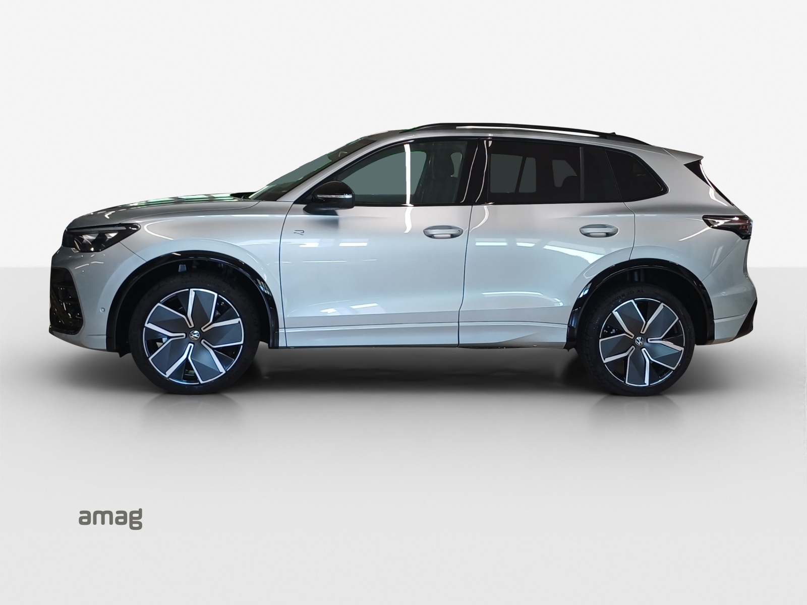 VW Tiguan 2.0 TSI DSG R-Line Plus 4Motion-showroom-element-1