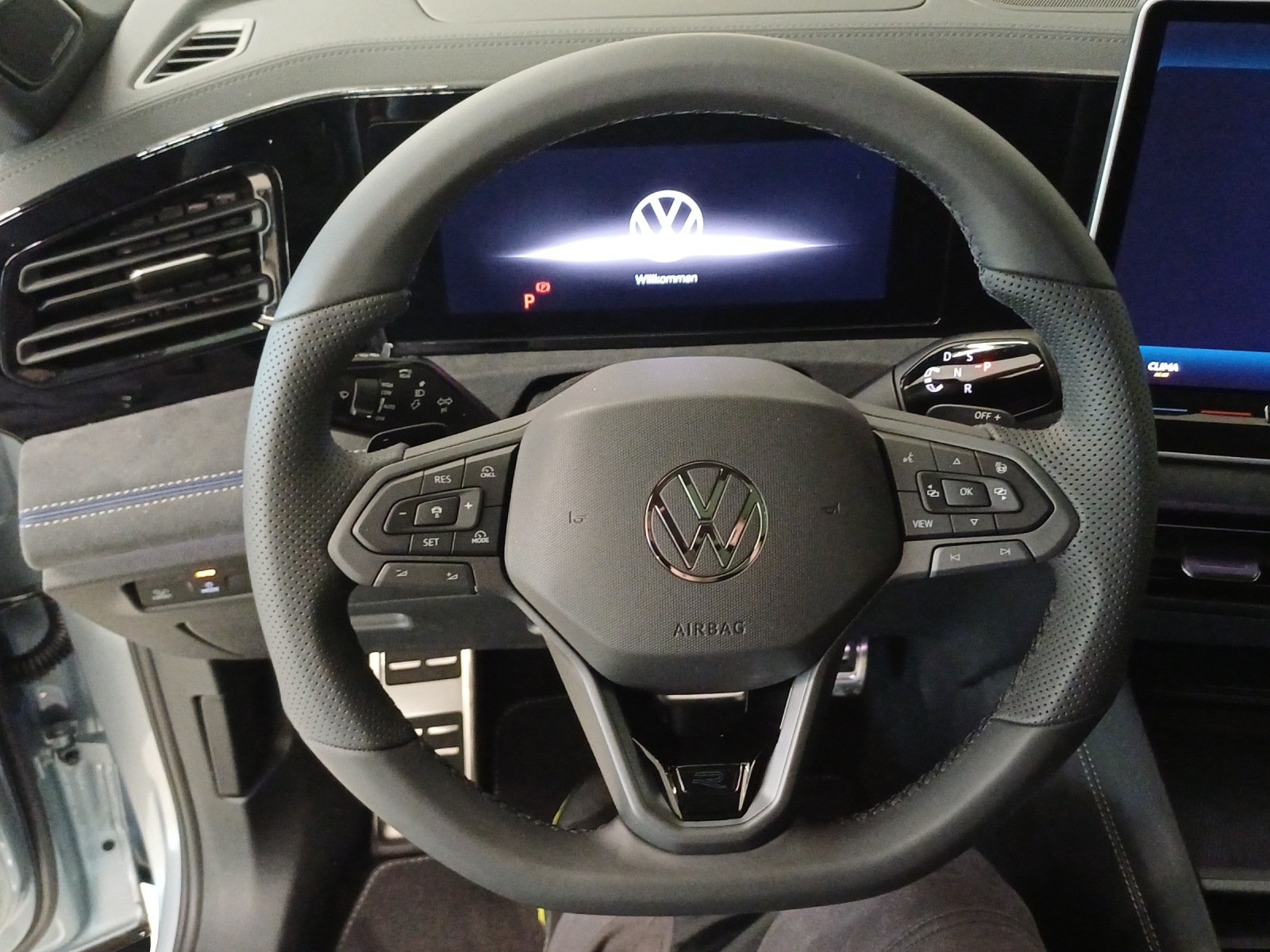 VW Tiguan 2.0 TSI DSG R-Line Plus 4Motion-image-9