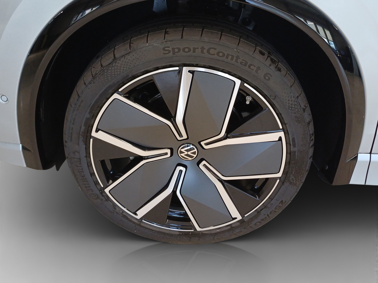 VW Tiguan 2.0 TSI DSG R-Line Plus 4Motion-image-13