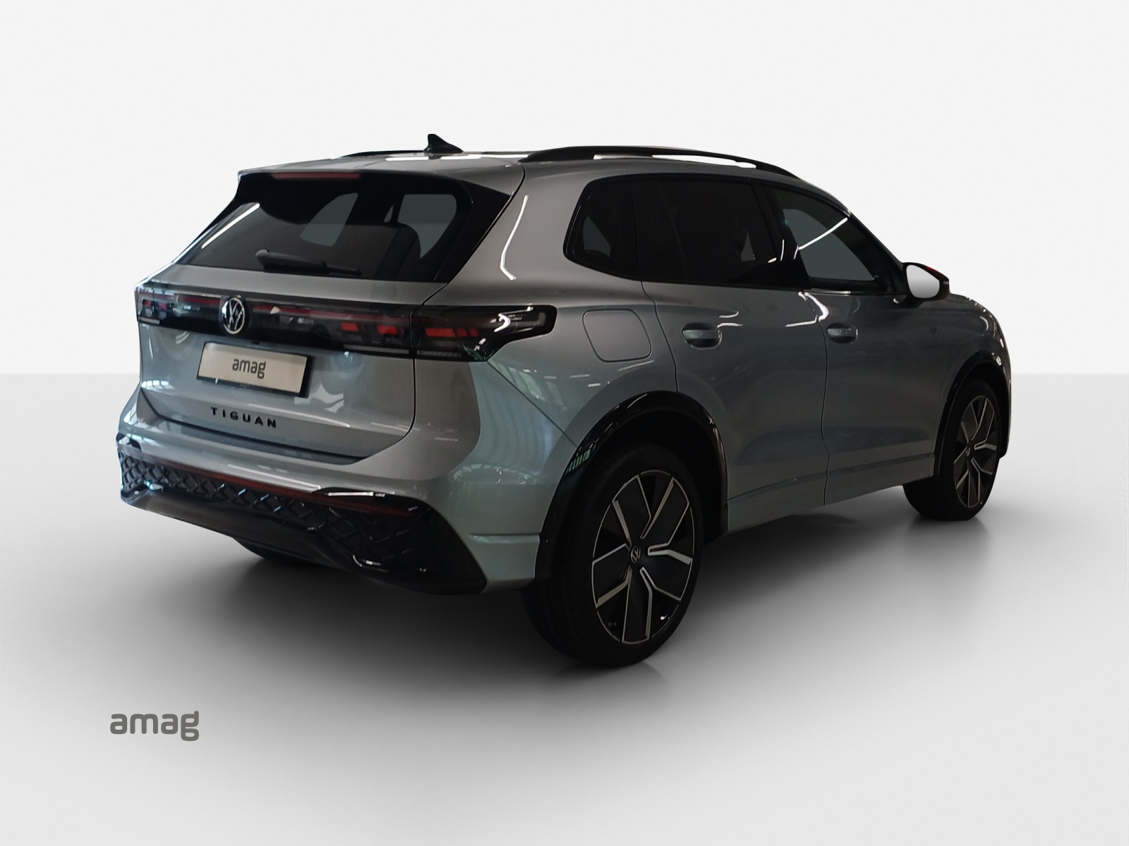 VW Tiguan 2.0 TSI DSG R-Line Plus 4Motion-image-4