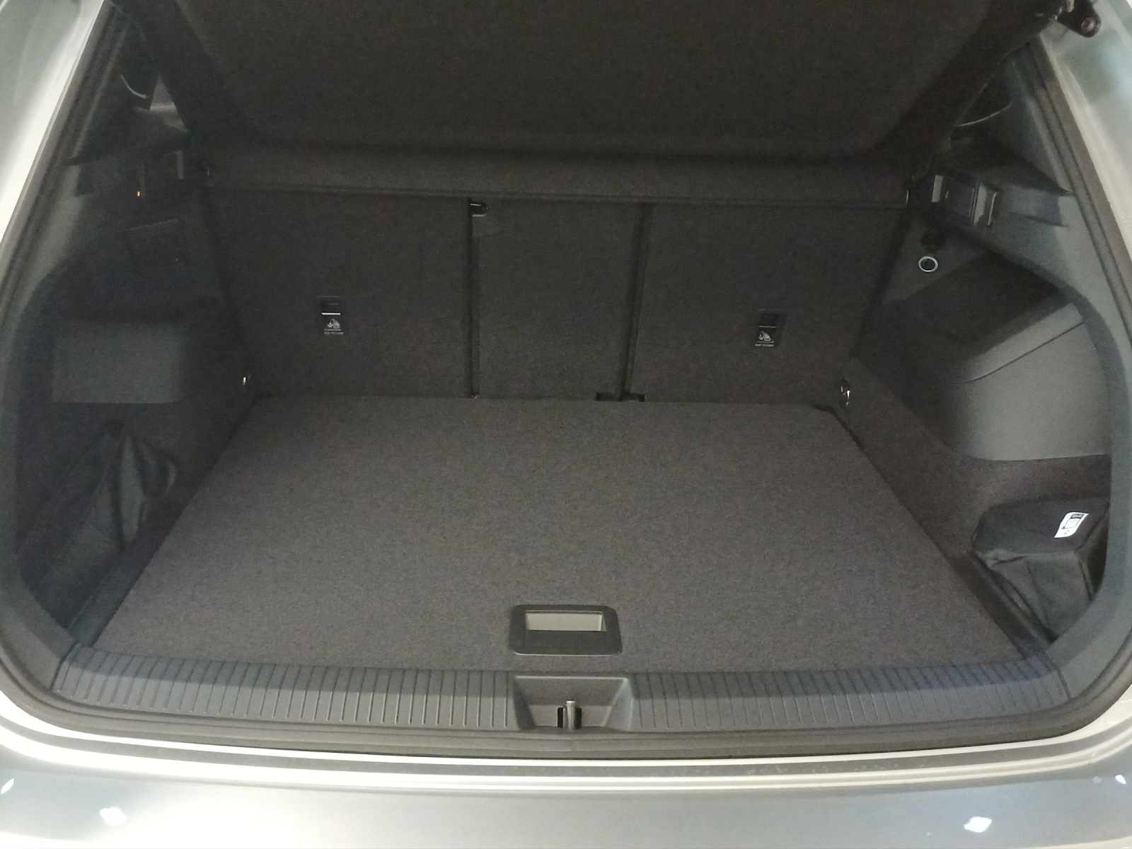 VW Tiguan 2.0 TSI DSG R-Line Plus 4Motion-image-12
