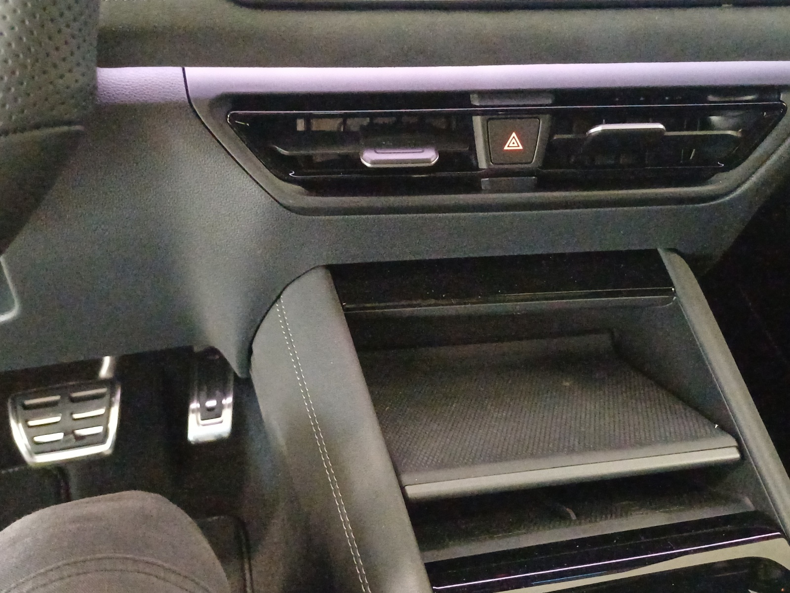 VW Tiguan 2.0 TSI DSG R-Line Plus 4Motion-image-10