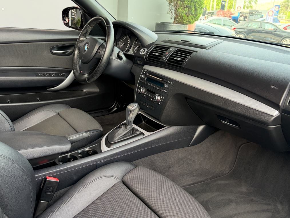BMW 120i Cabrio M Sport-image-5