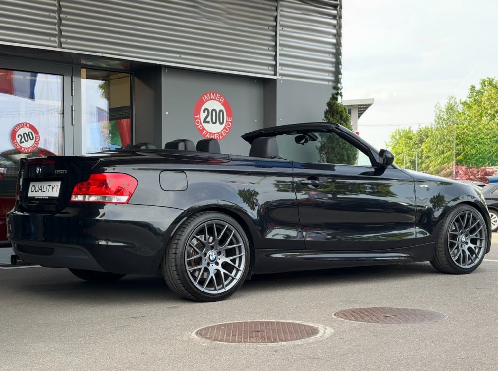 BMW 120i Cabrio M Sport-image-2