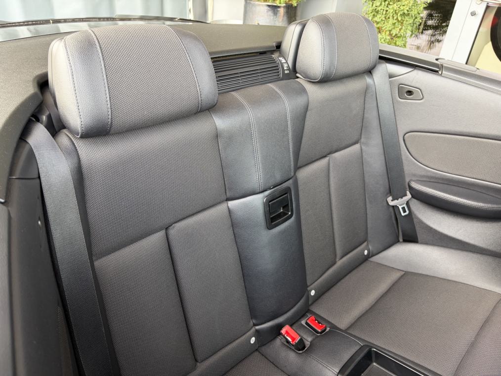 BMW 120i Cabrio M Sport-image-7
