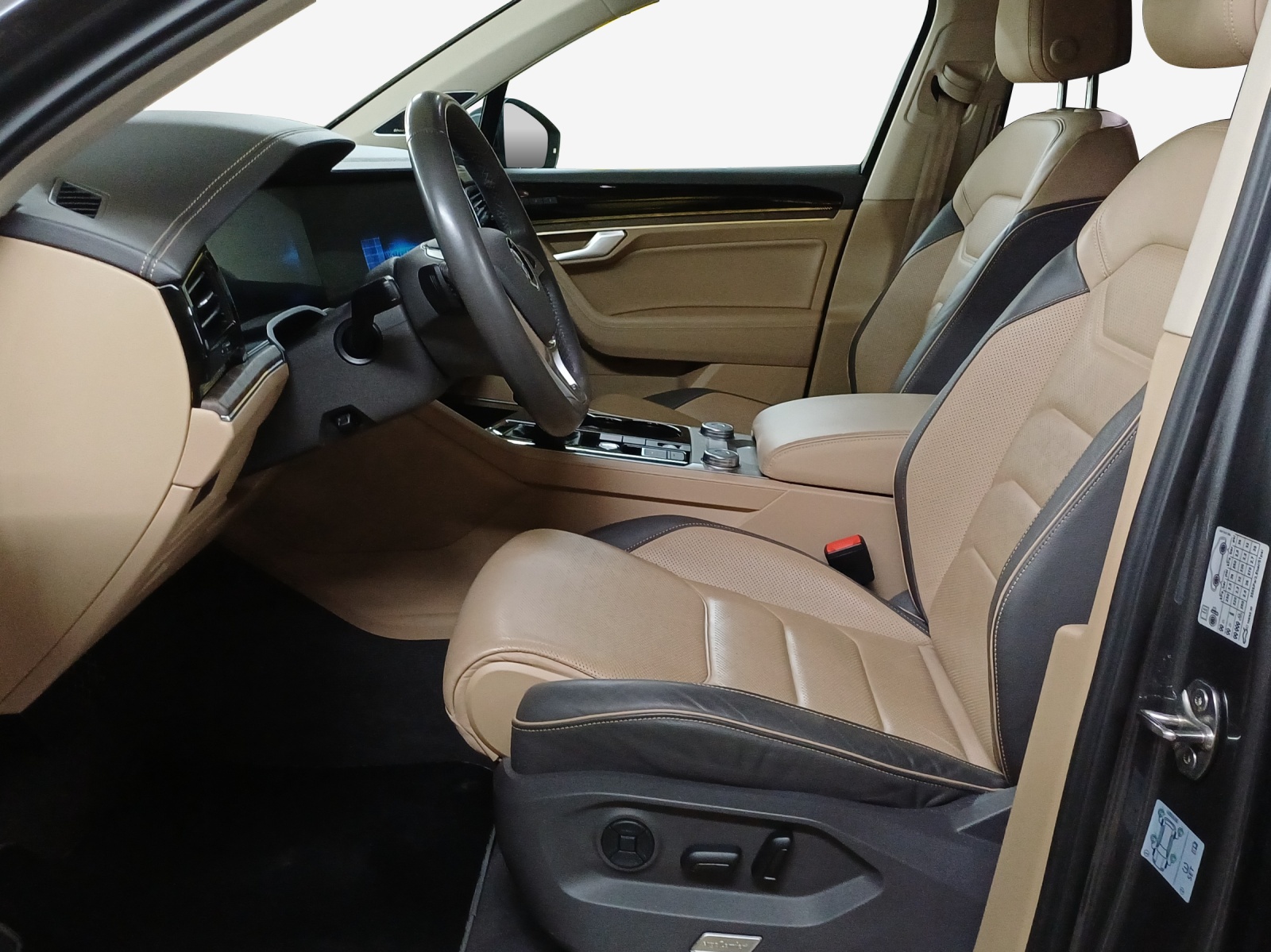 VW Touareg 3.0 TSI Atmosphere Tiptronic-image-7