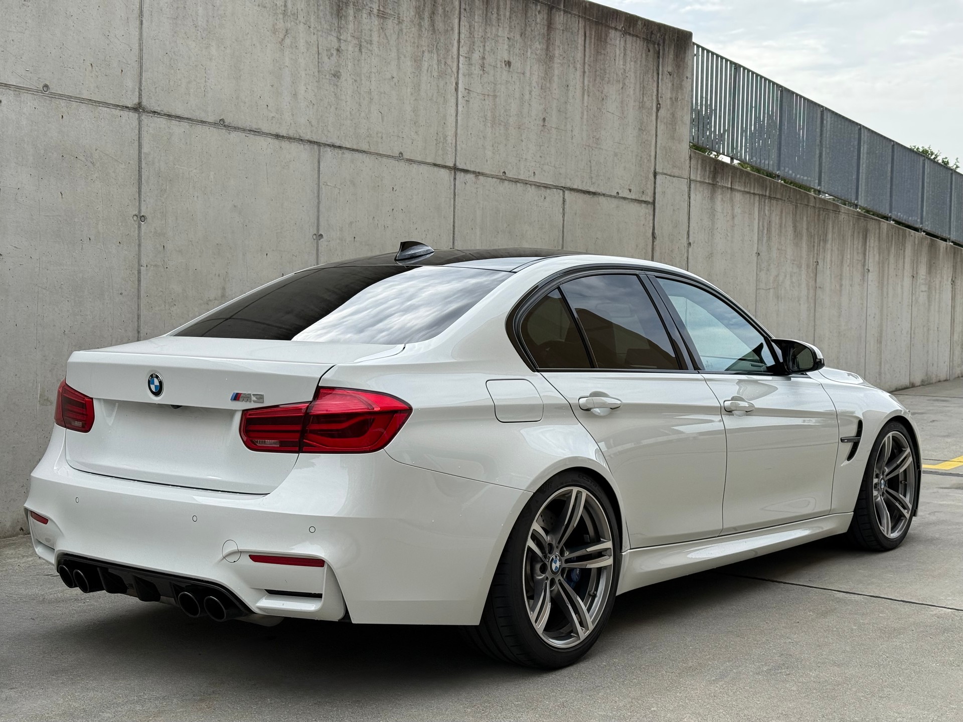 BMW M3-image-7