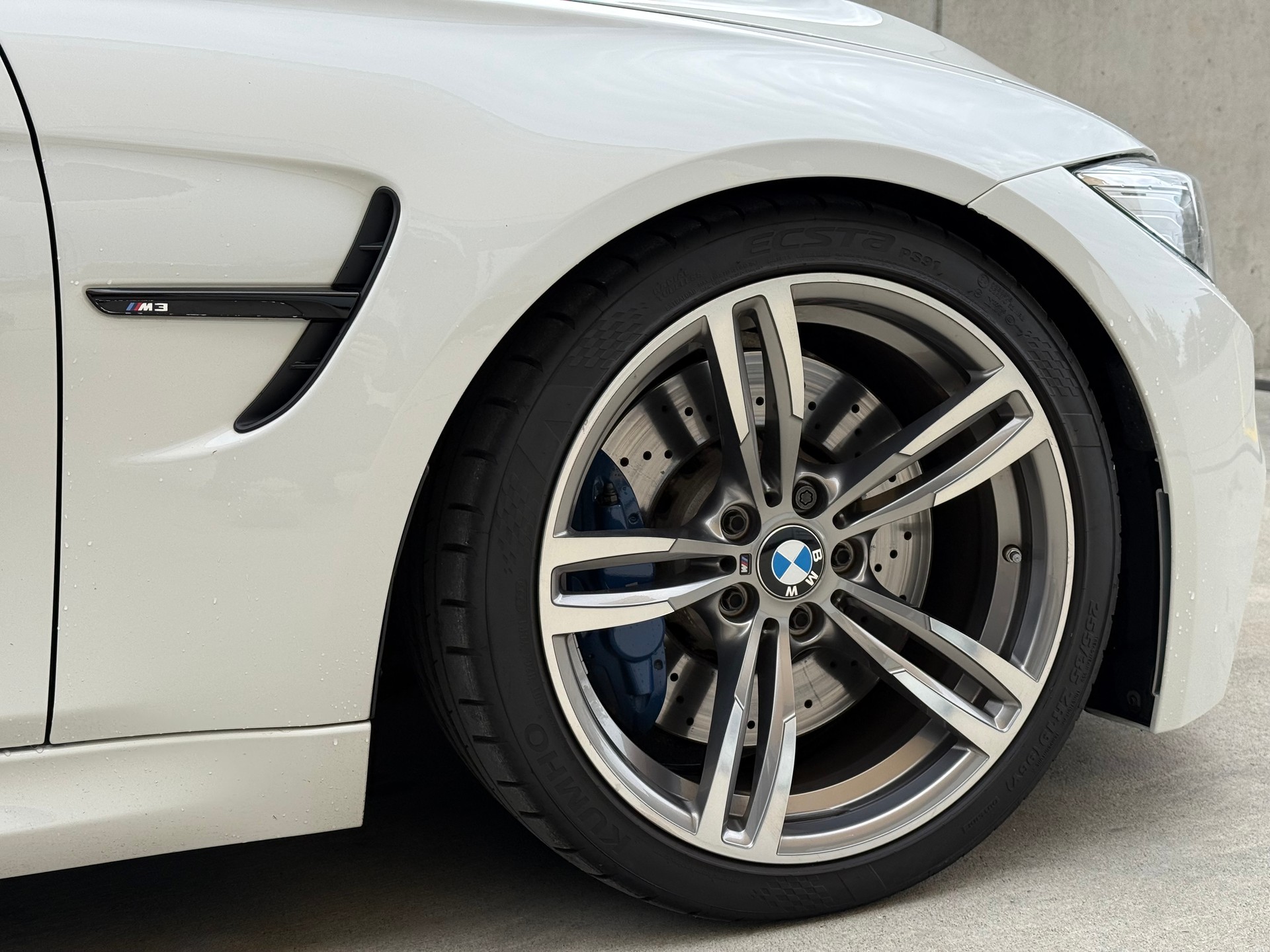 BMW M3-image-8