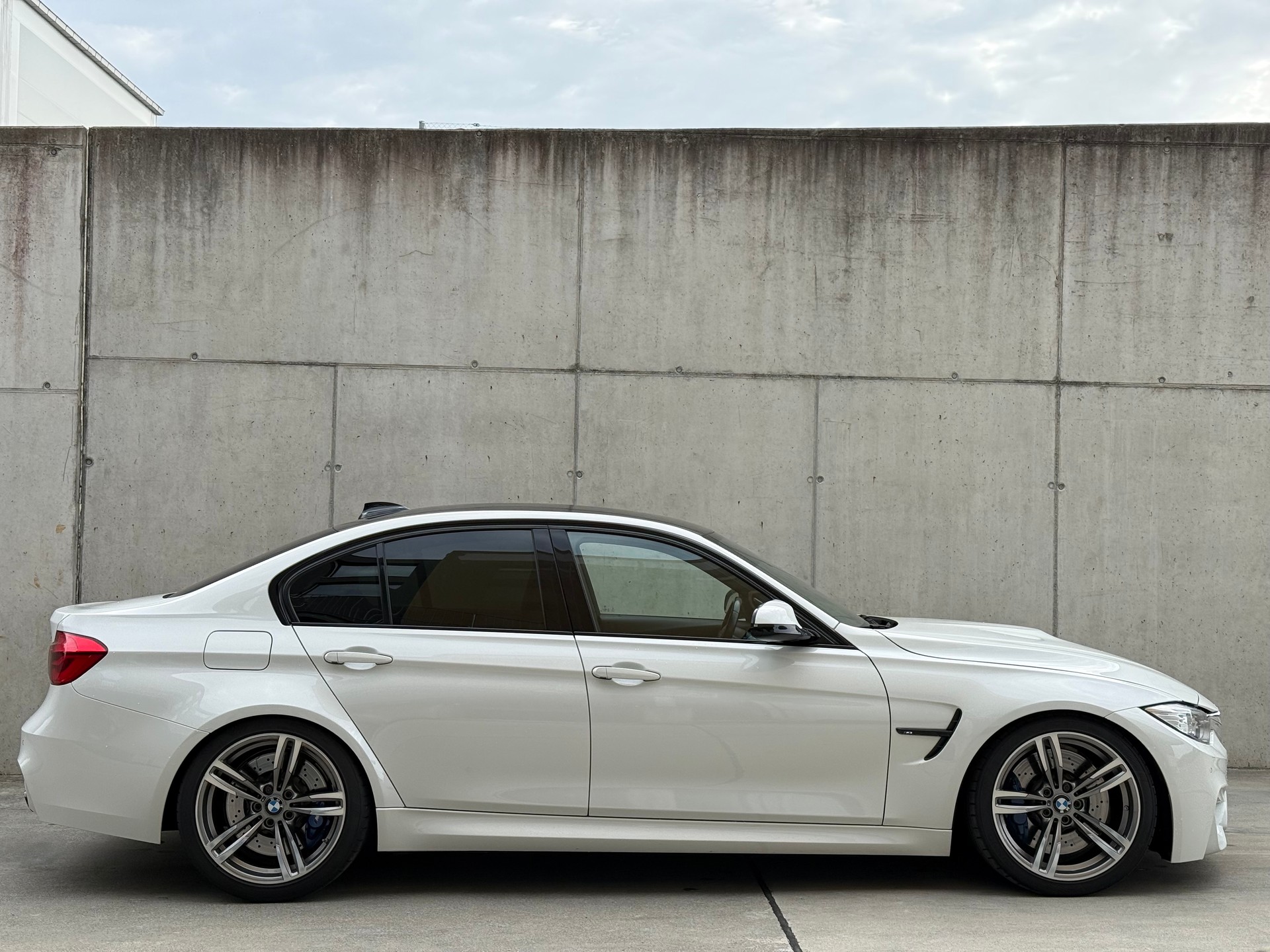 BMW M3-image-5