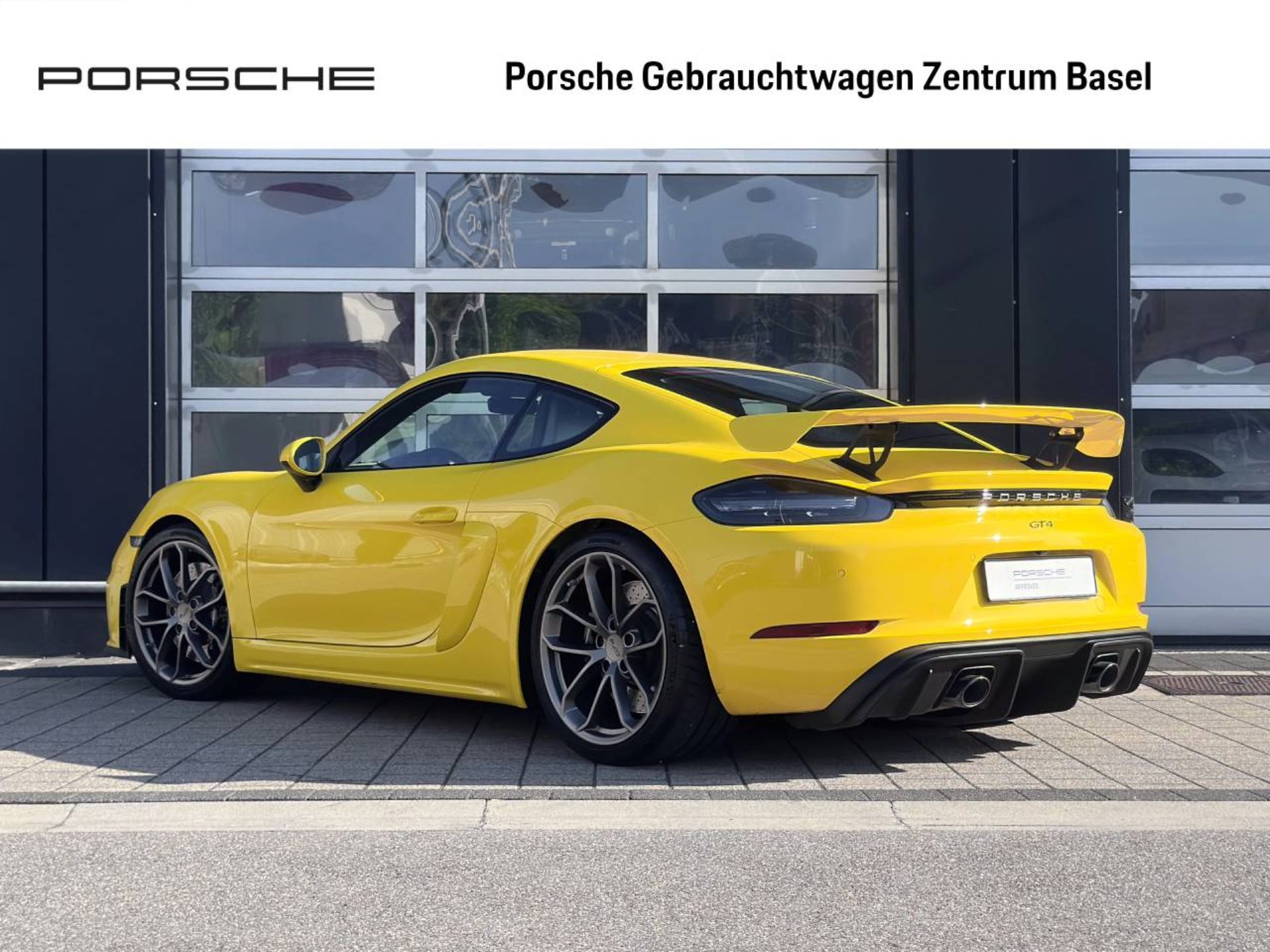 PORSCHE 718 Cayman GT4-showroom-element-2