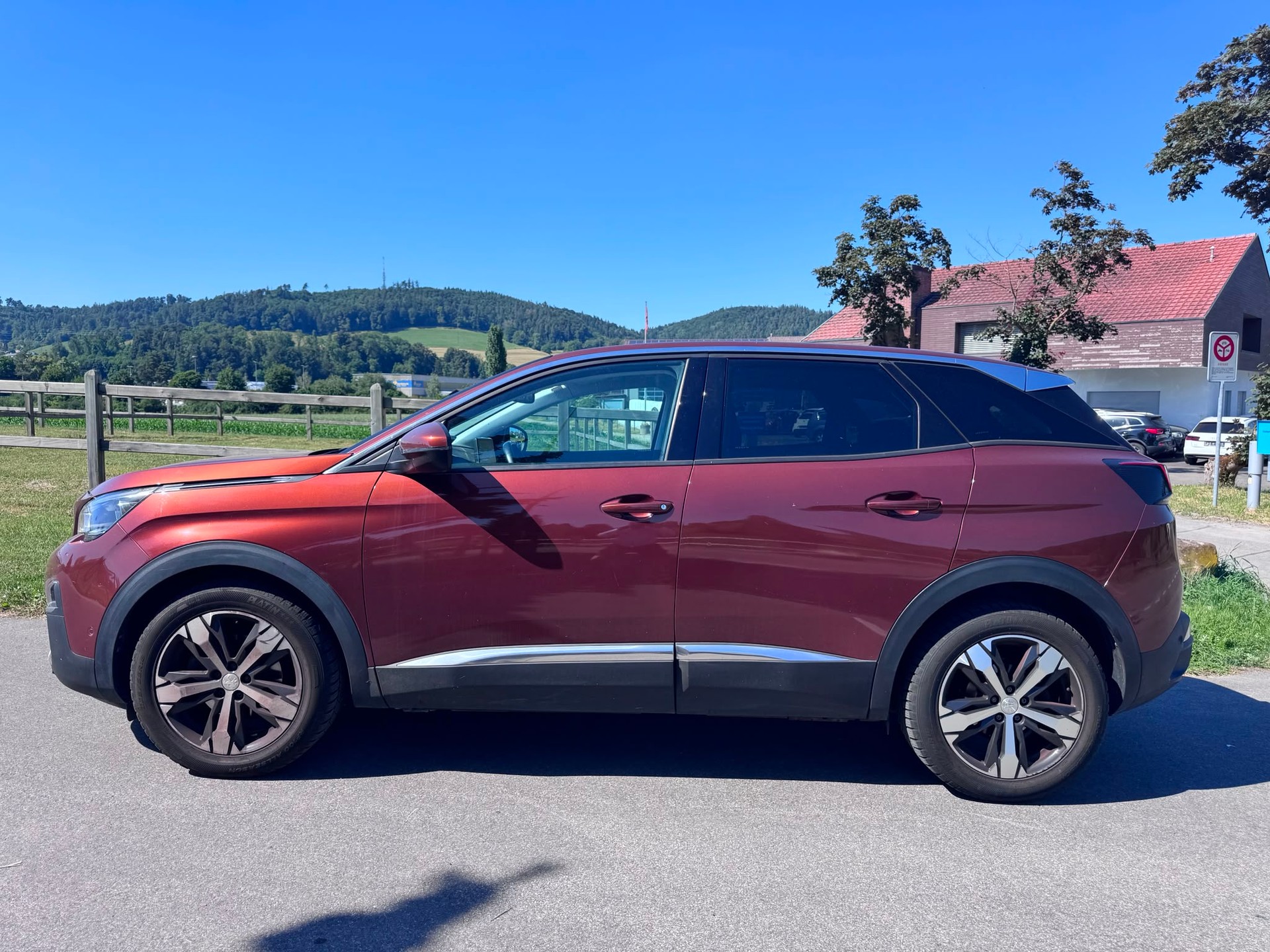PEUGEOT 1.2 Pure Tech Allure-image-0