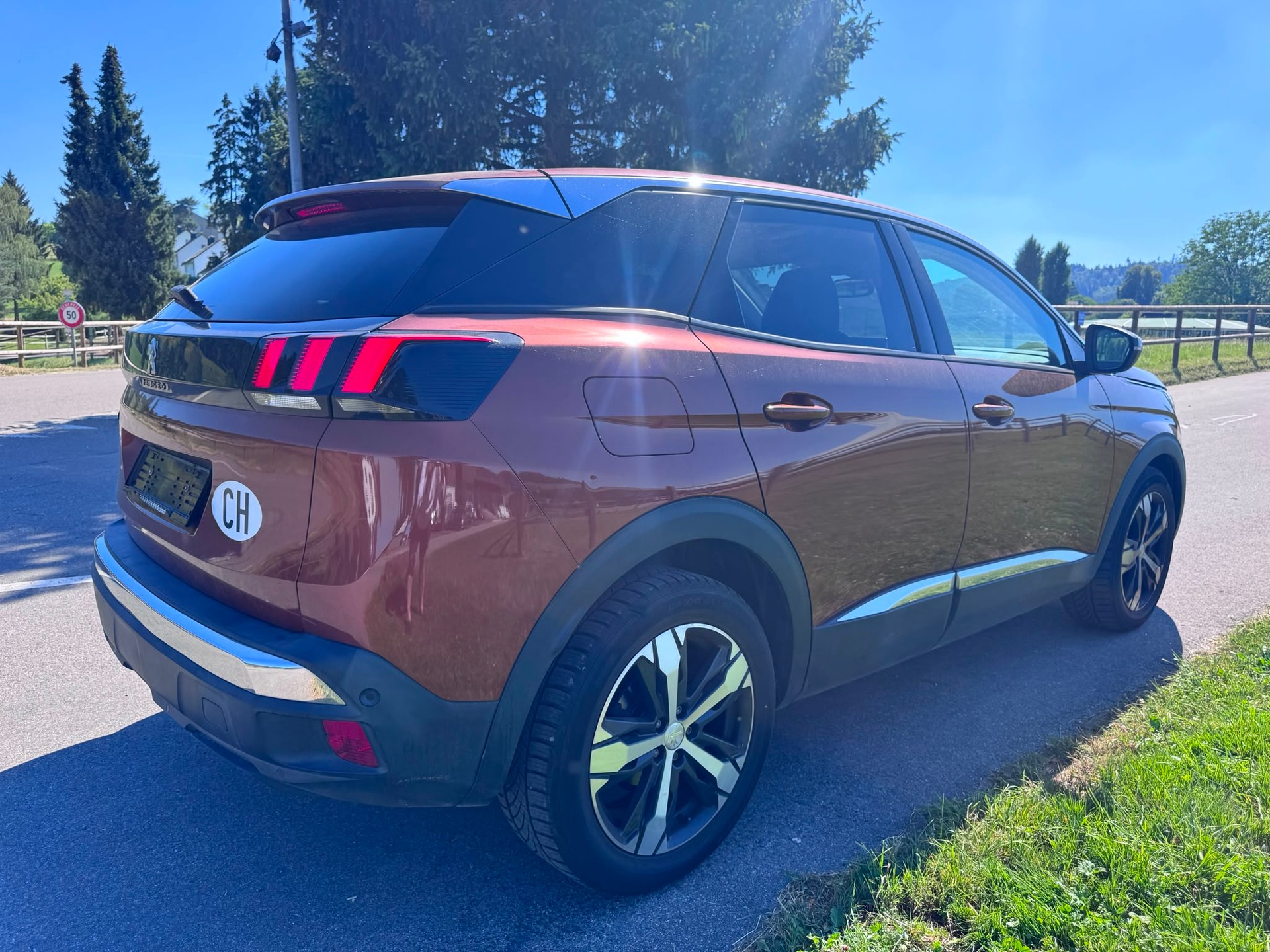 PEUGEOT 1.2 Pure Tech Allure-image-5