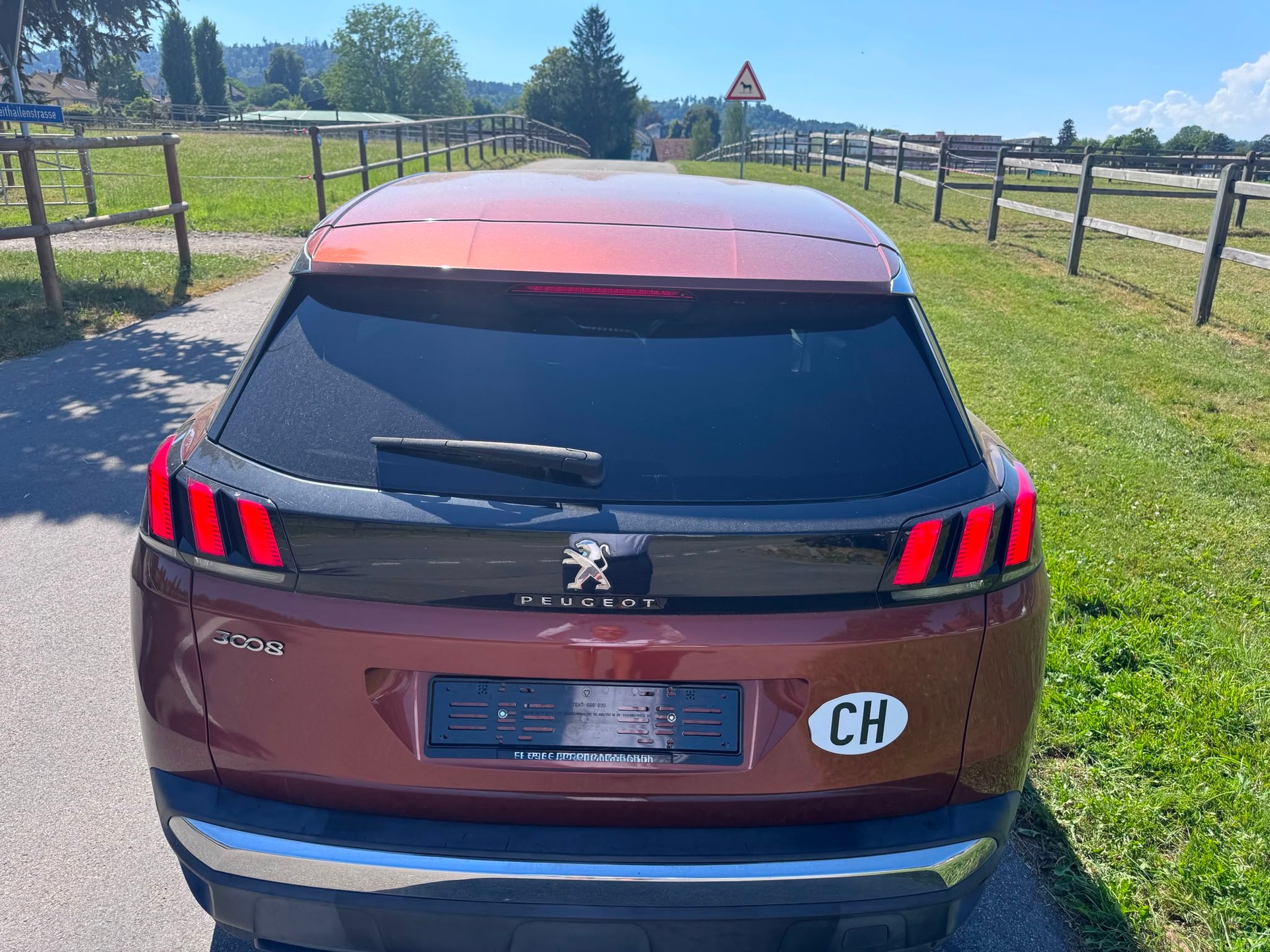 PEUGEOT 1.2 Pure Tech Allure-image-6