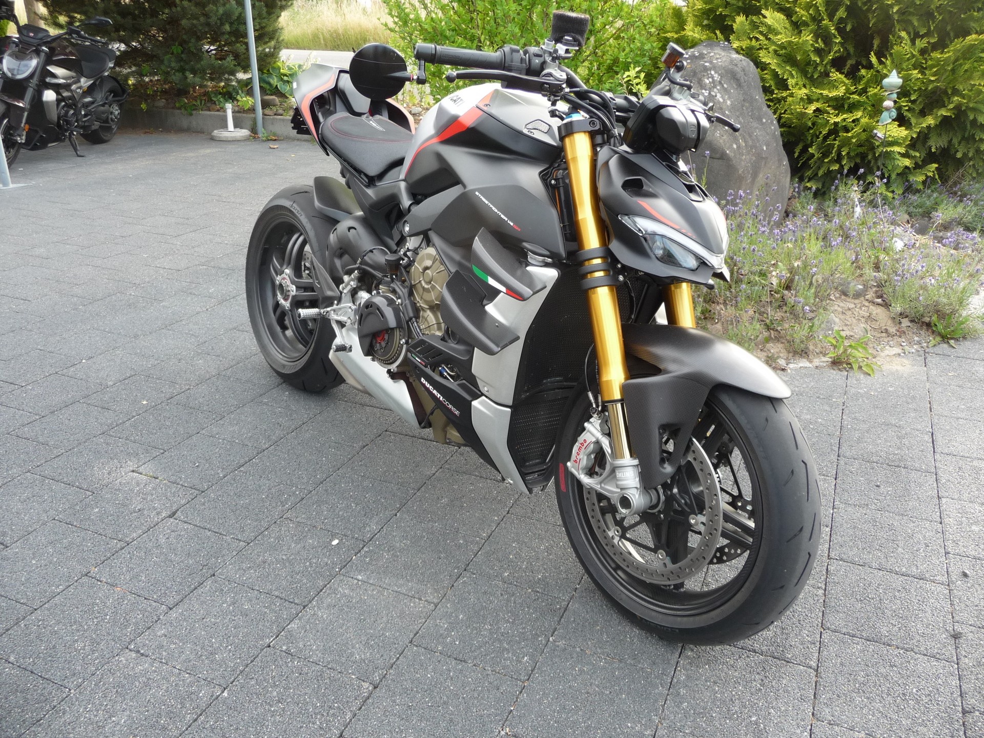 DUCATI Streetfighter V4 SP-showroom-element-2