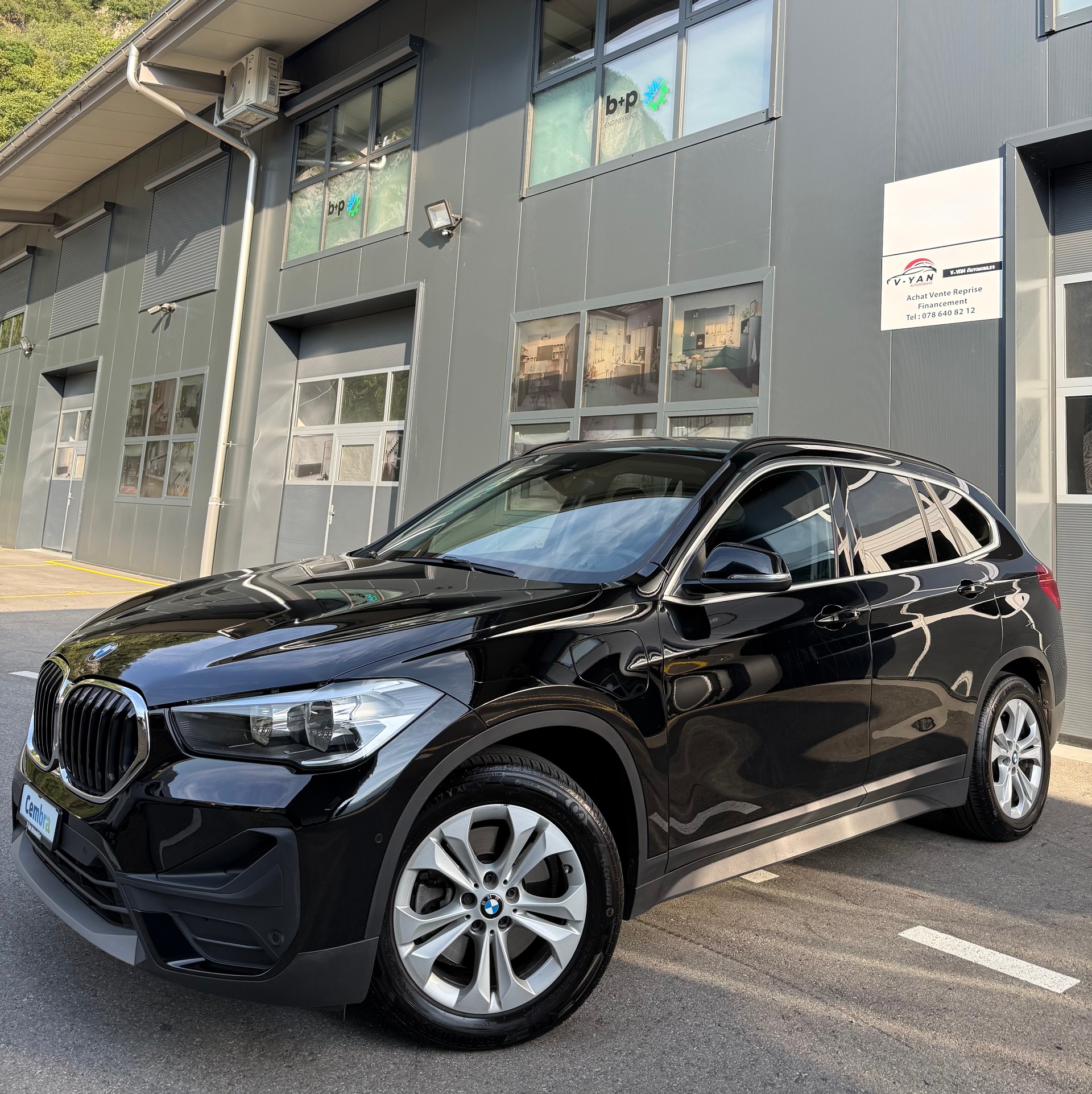 BMW X1 xDrive 25e Sport Line Steptronic-image-0