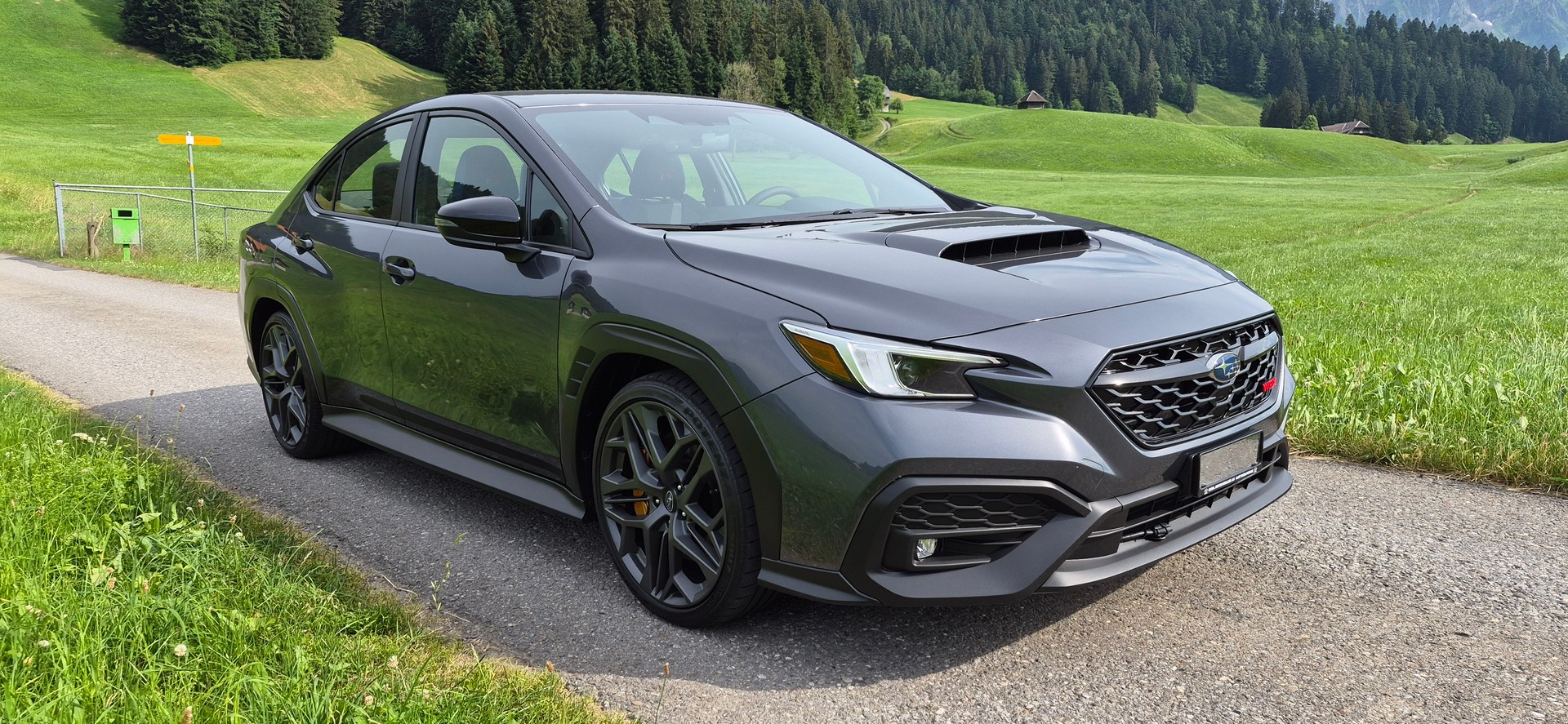 SUBARU WRX tS-image-2