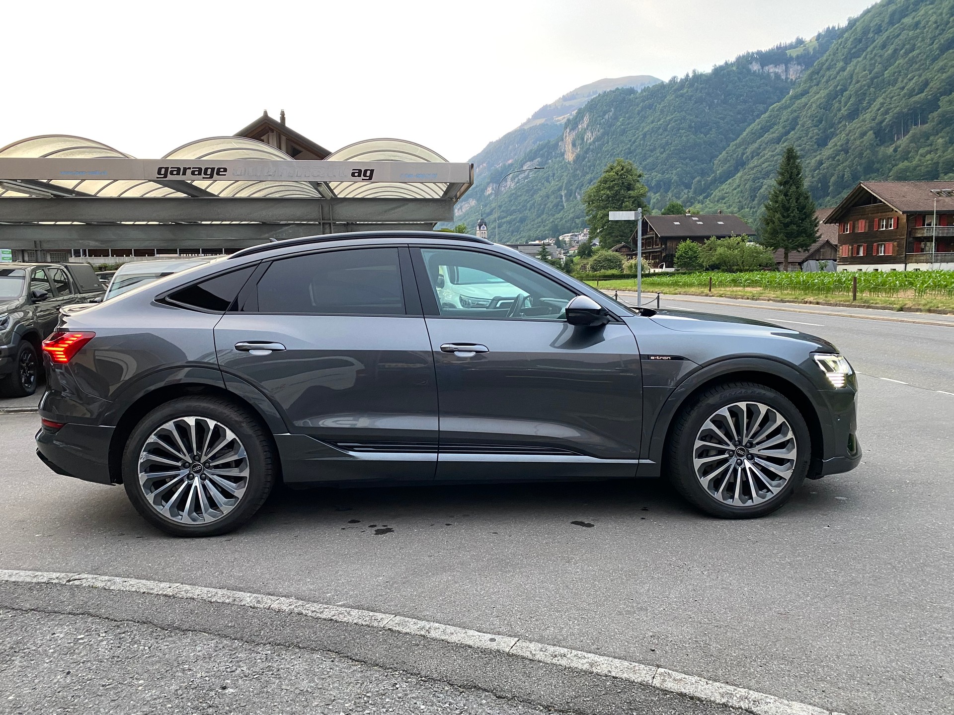 AUDI e-tron 55 Sportback S Line Black Edition quattro-image-15